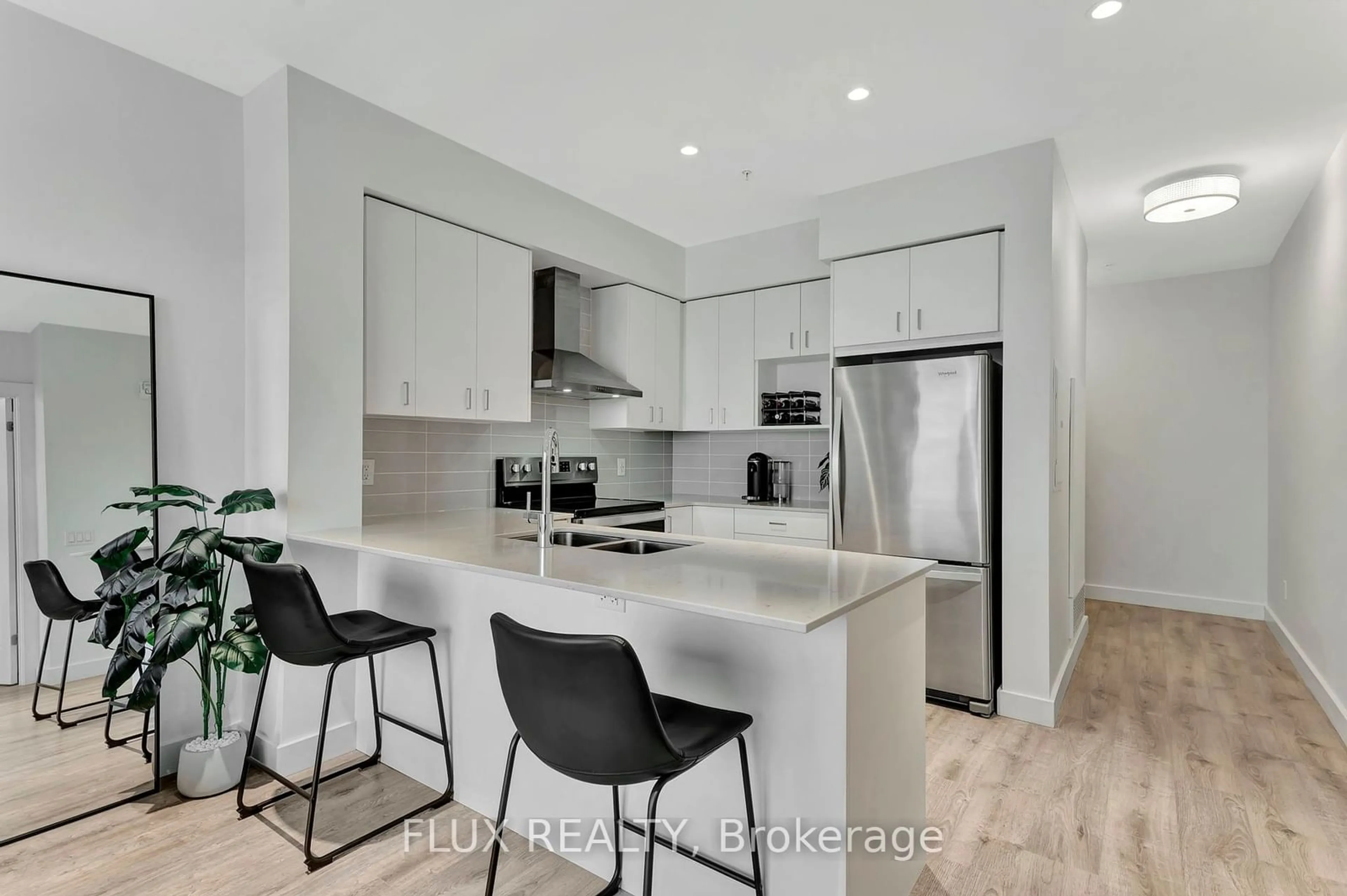 Open concept kitchen, unknown for 50 Grand Ave #906, Cambridge Ontario N1S 0C2