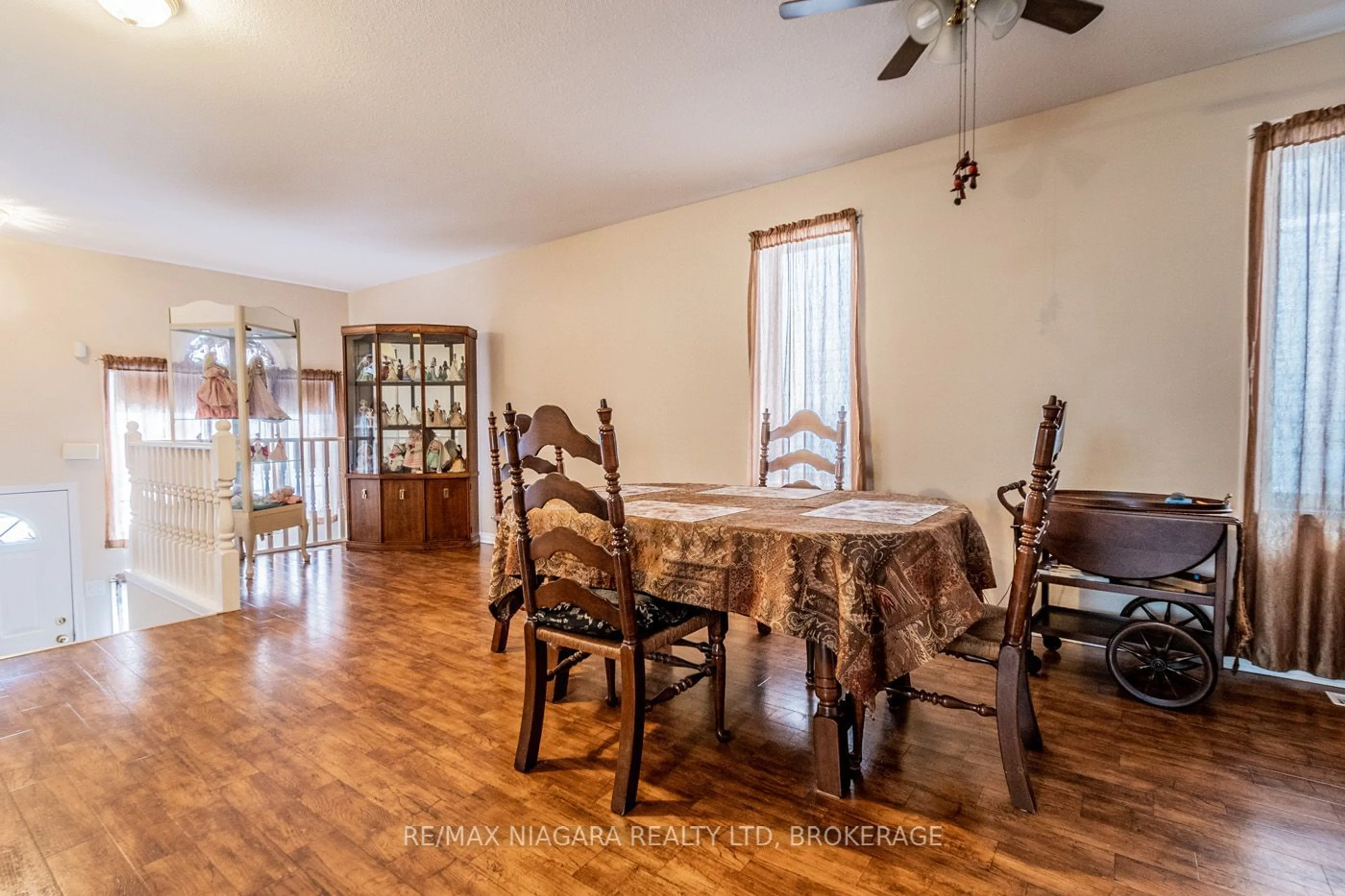 Dining room, unknown for 14 JENNIFER Cres, St. Catharines Ontario L2M 7Y9