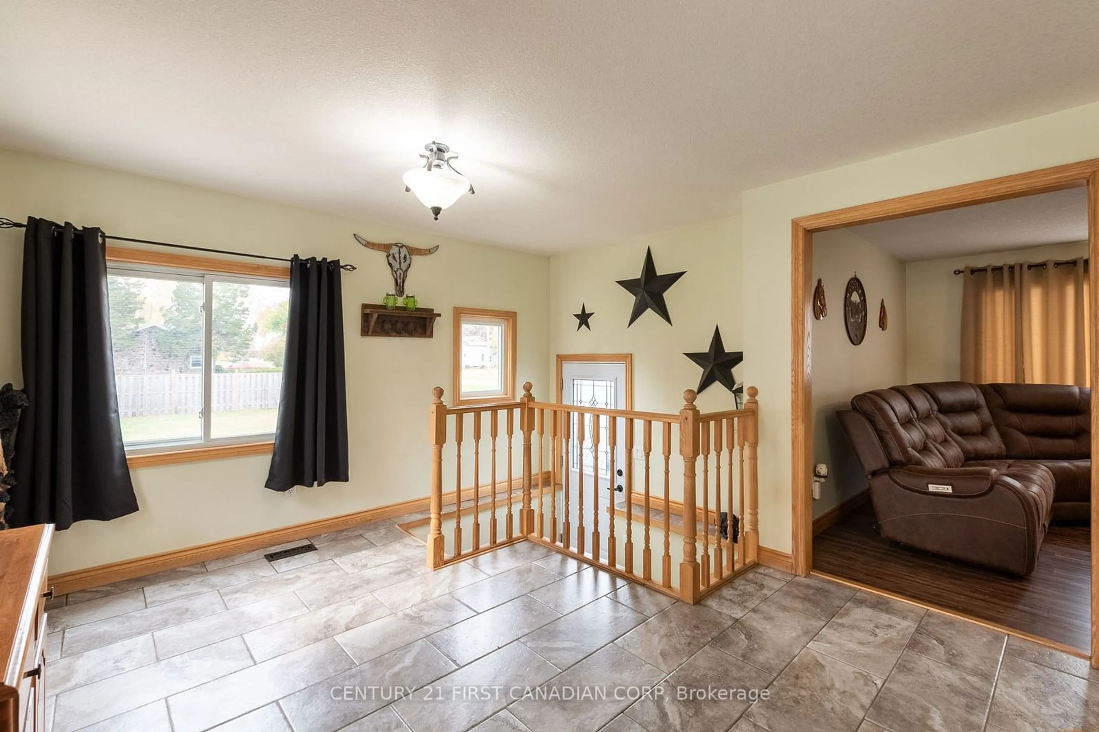 Indoor entryway for 55867 Third St, Bayham Ontario N0J 1Y0