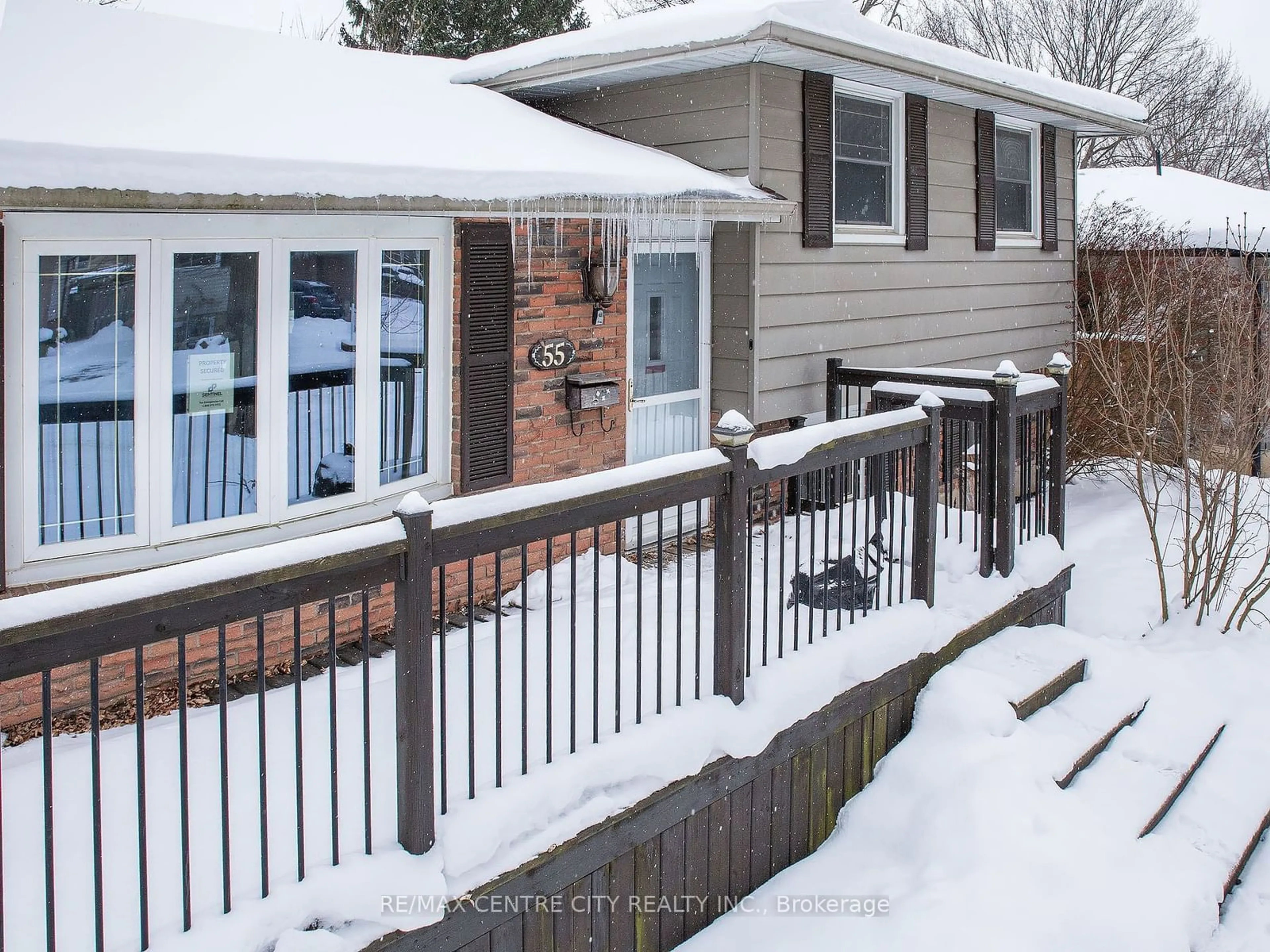 Home with vinyl exterior material, street for 55 Mendip Cres, London Ontario N6E 1H2