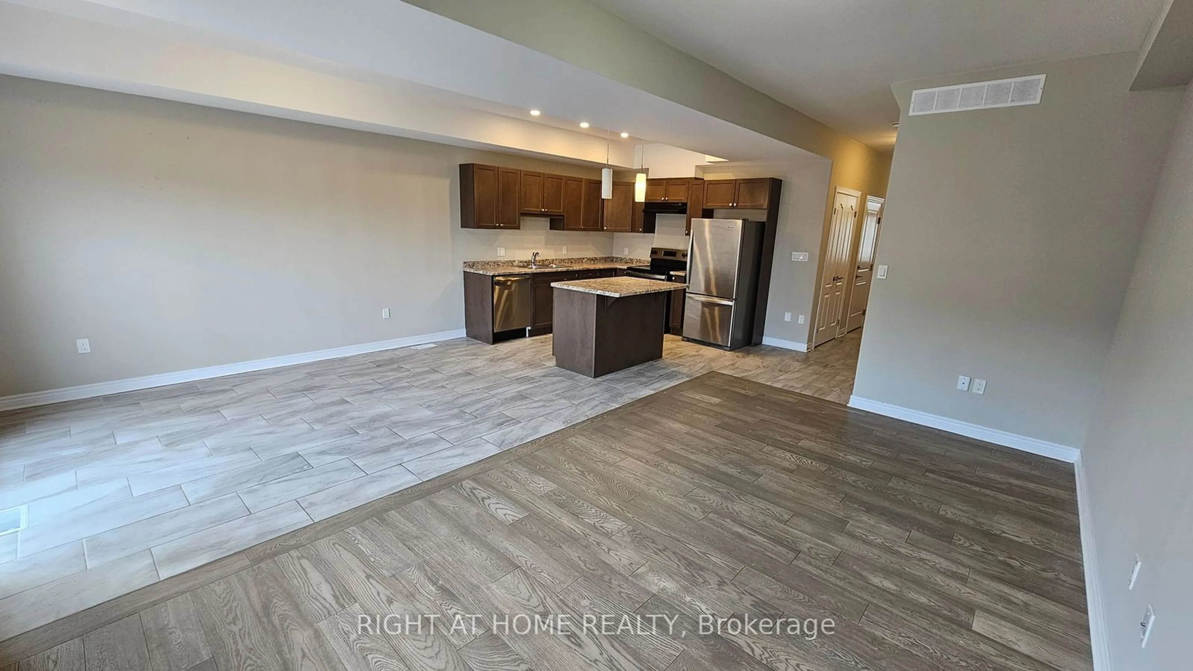 Open concept kitchen, unknown for 35 Bowman Cres, Thorold Ontario L2V 0G8