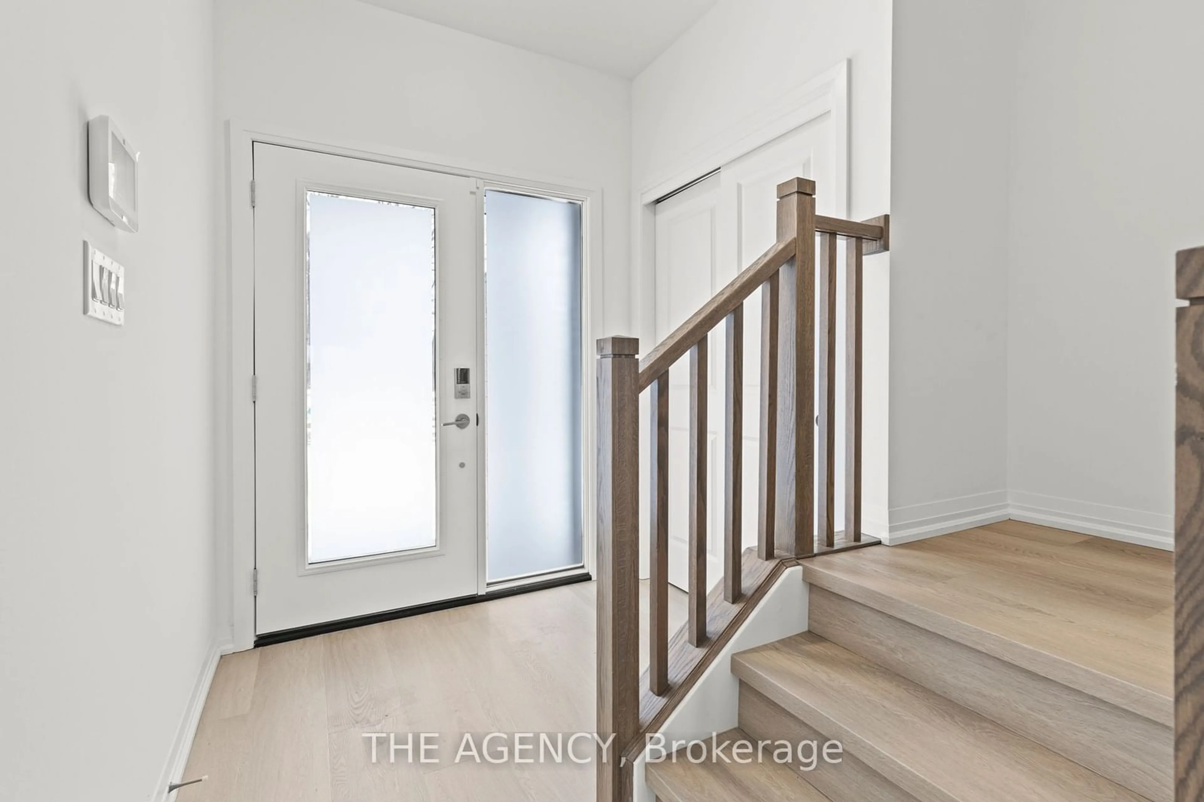 Indoor entryway for 126 Willson Dr, Thorold Ontario L2V 0M4