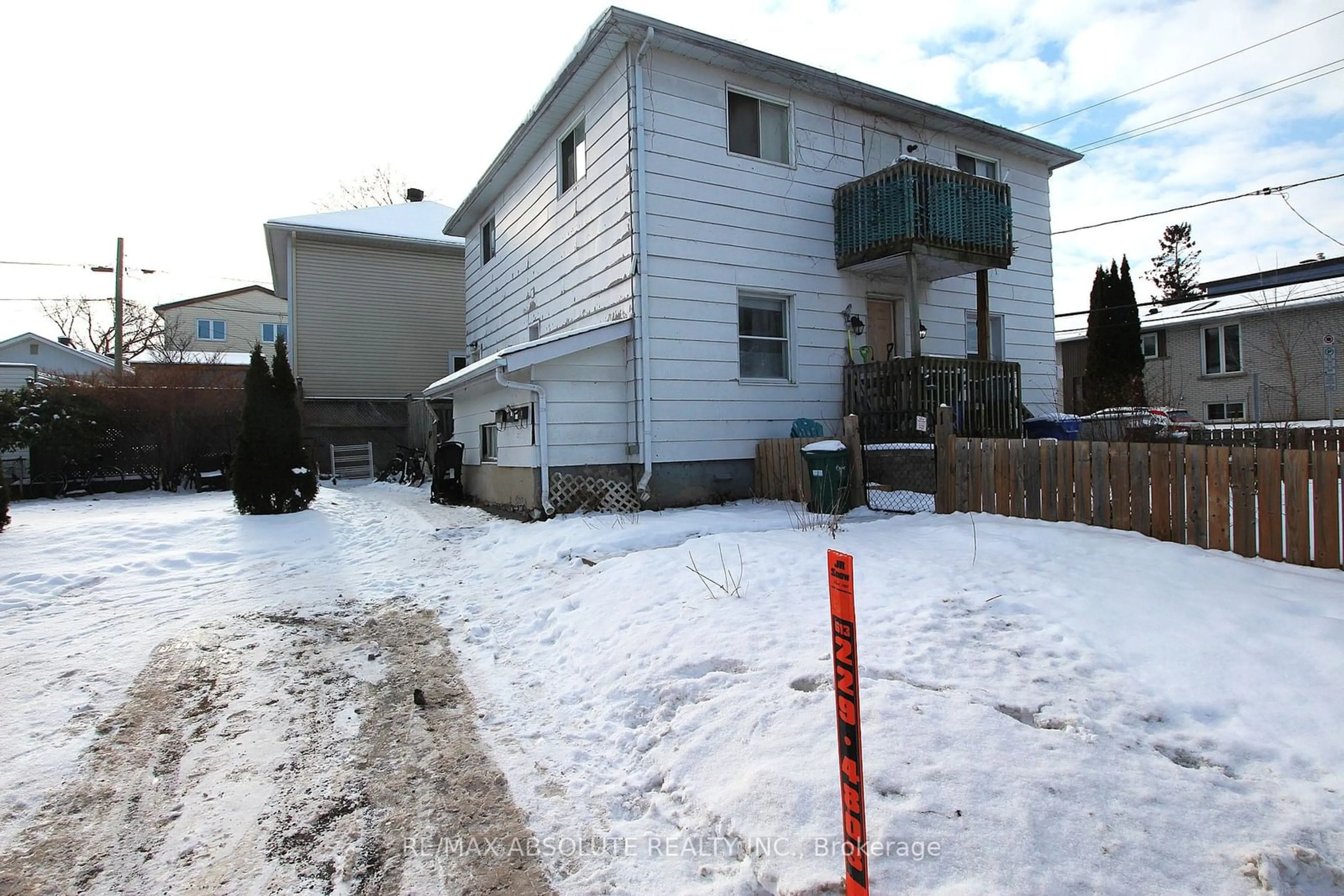 Unknown for 282 St Denis St, Vanier and Kingsview Park Ontario K1L 5J3