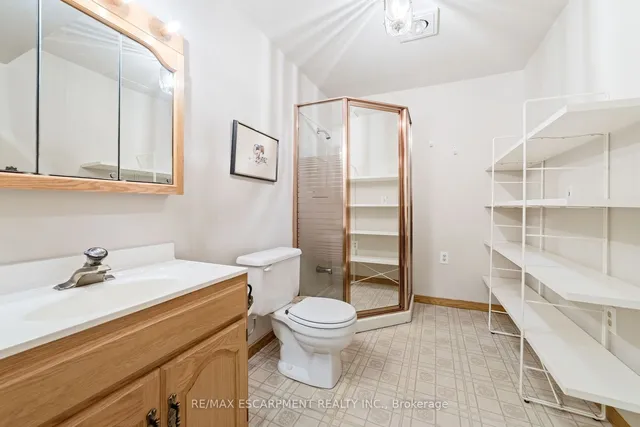 Additional property image - 274 LLOYMINN Ave