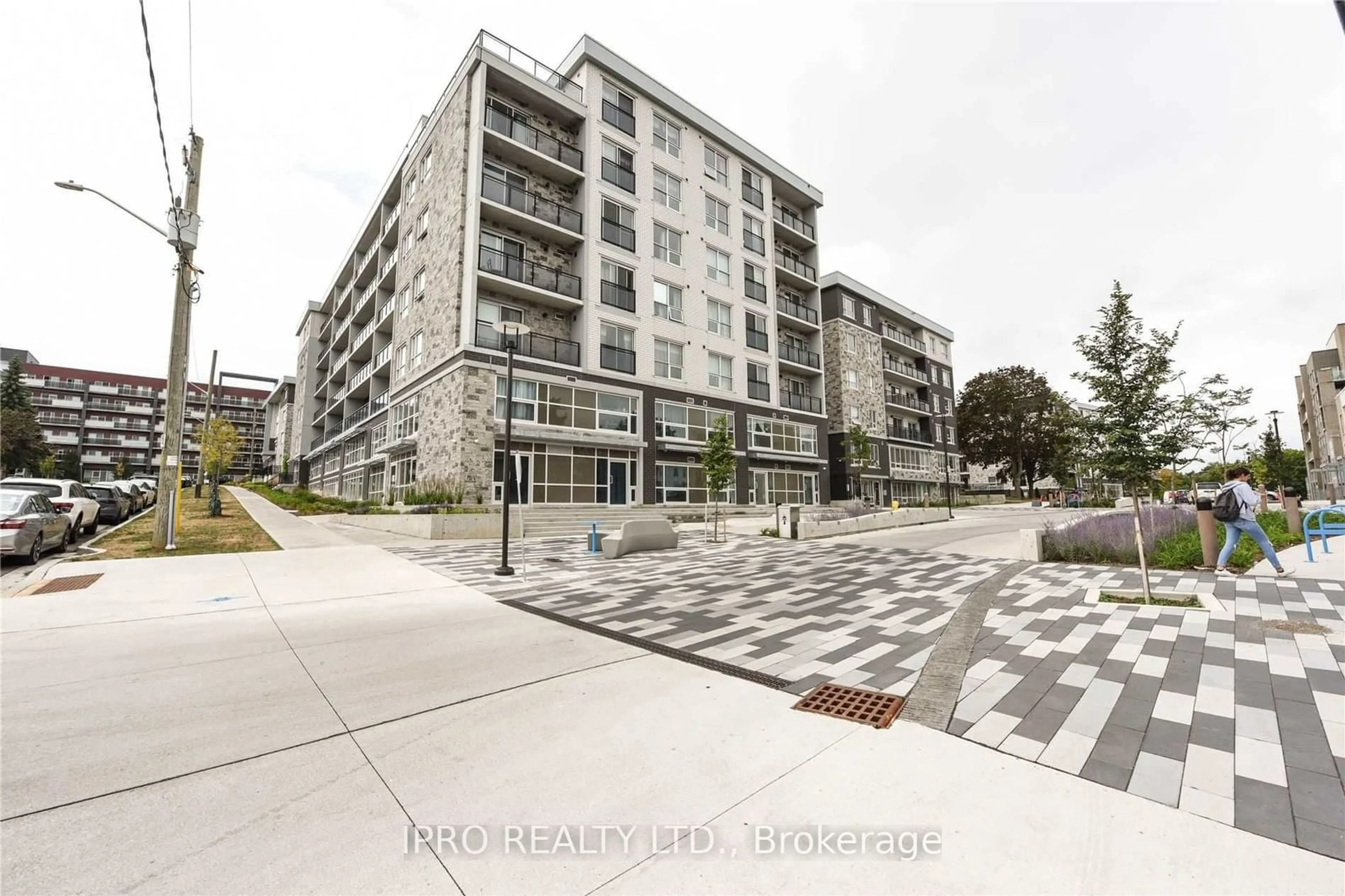 Patio, street for 275 Larch St #B211, Waterloo Ontario N2L 3R2