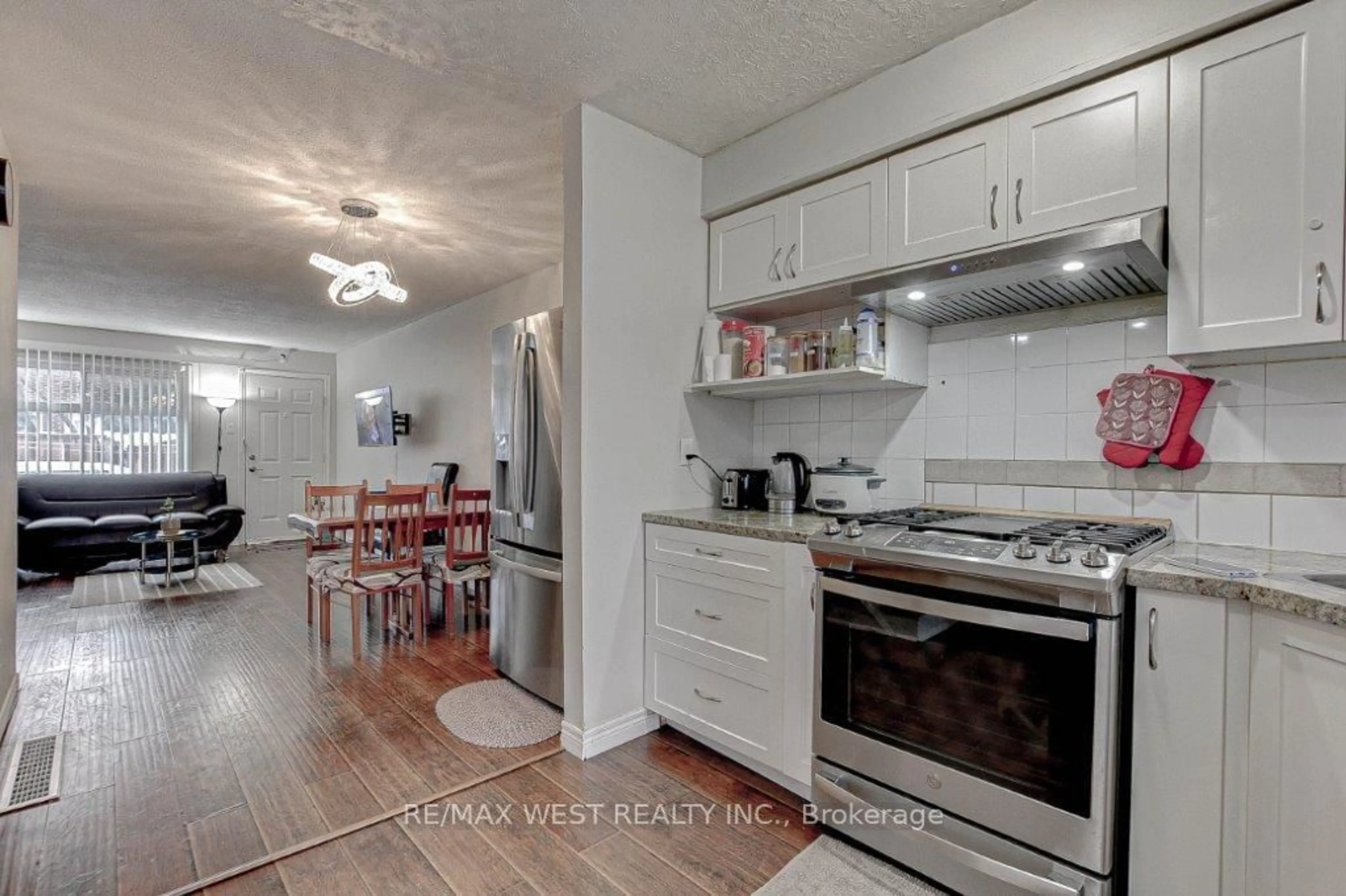 Open concept kitchen, unknown for 1084 Southdale Rd, London Ontario N6E 1B2