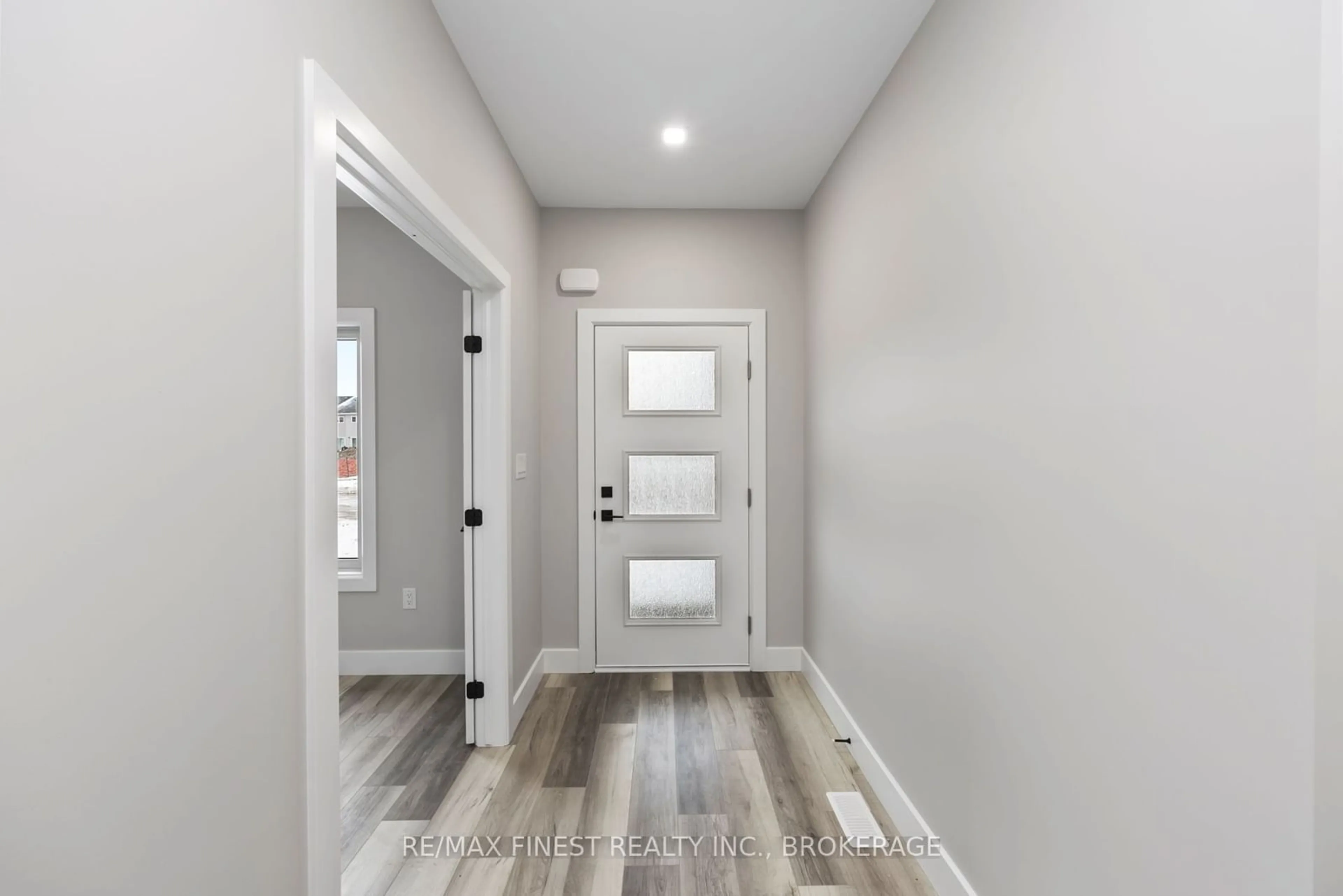 Indoor entryway for 161 Creighton Dr, Loyalist Ontario K0K 2H0