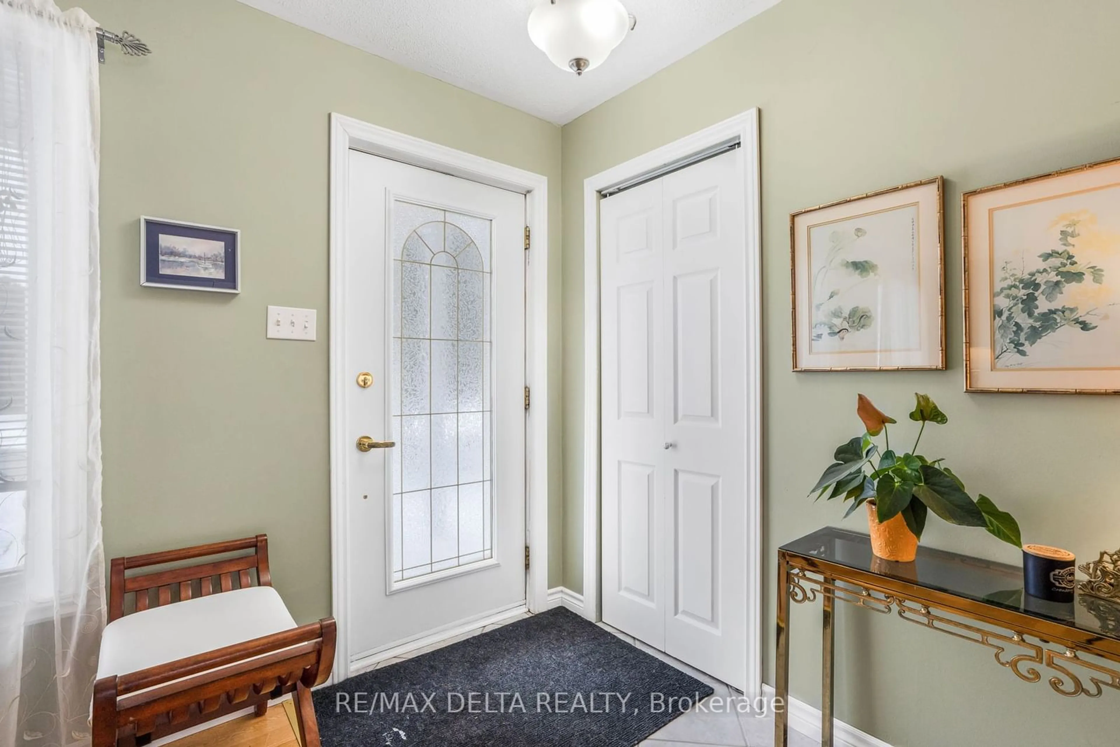 Indoor entryway for 133 Home Ave, Champlain Ontario K0B 1R0