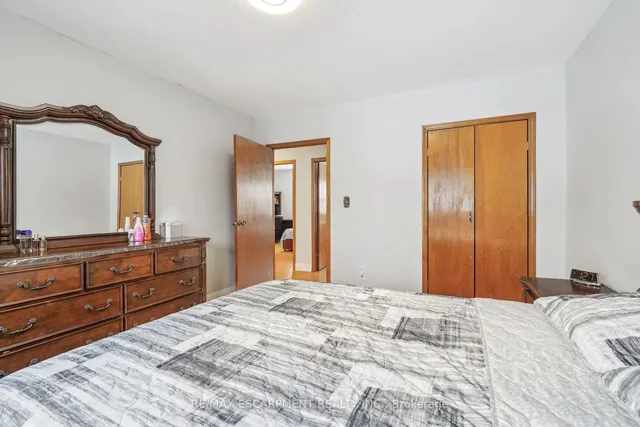 Additional property image - 515 Brock Rd