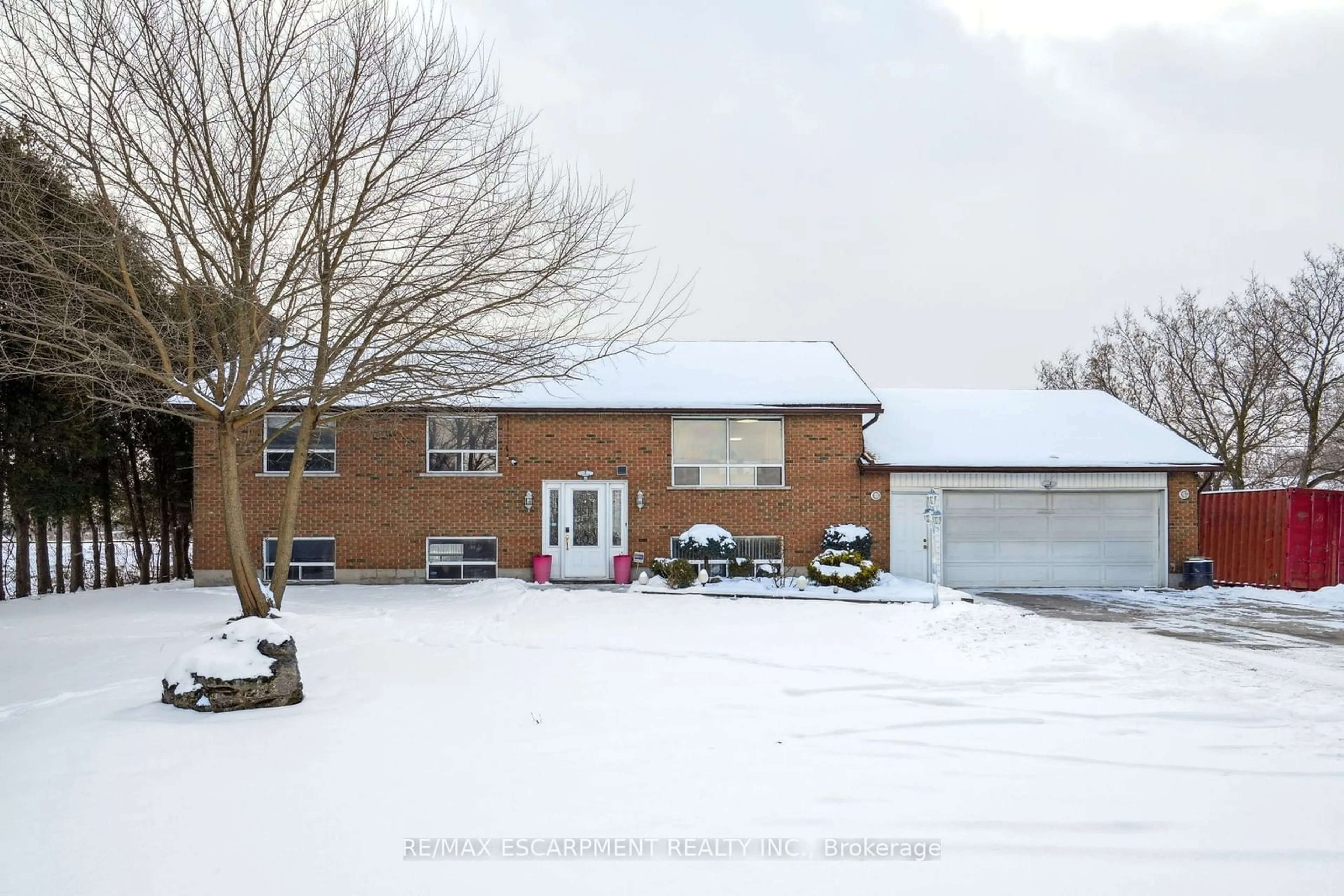 A pic from outside/outdoor area/front of a property/back of a property/a pic from drone, street for 515 Brock Rd, Hamilton Ontario L9H 5E4