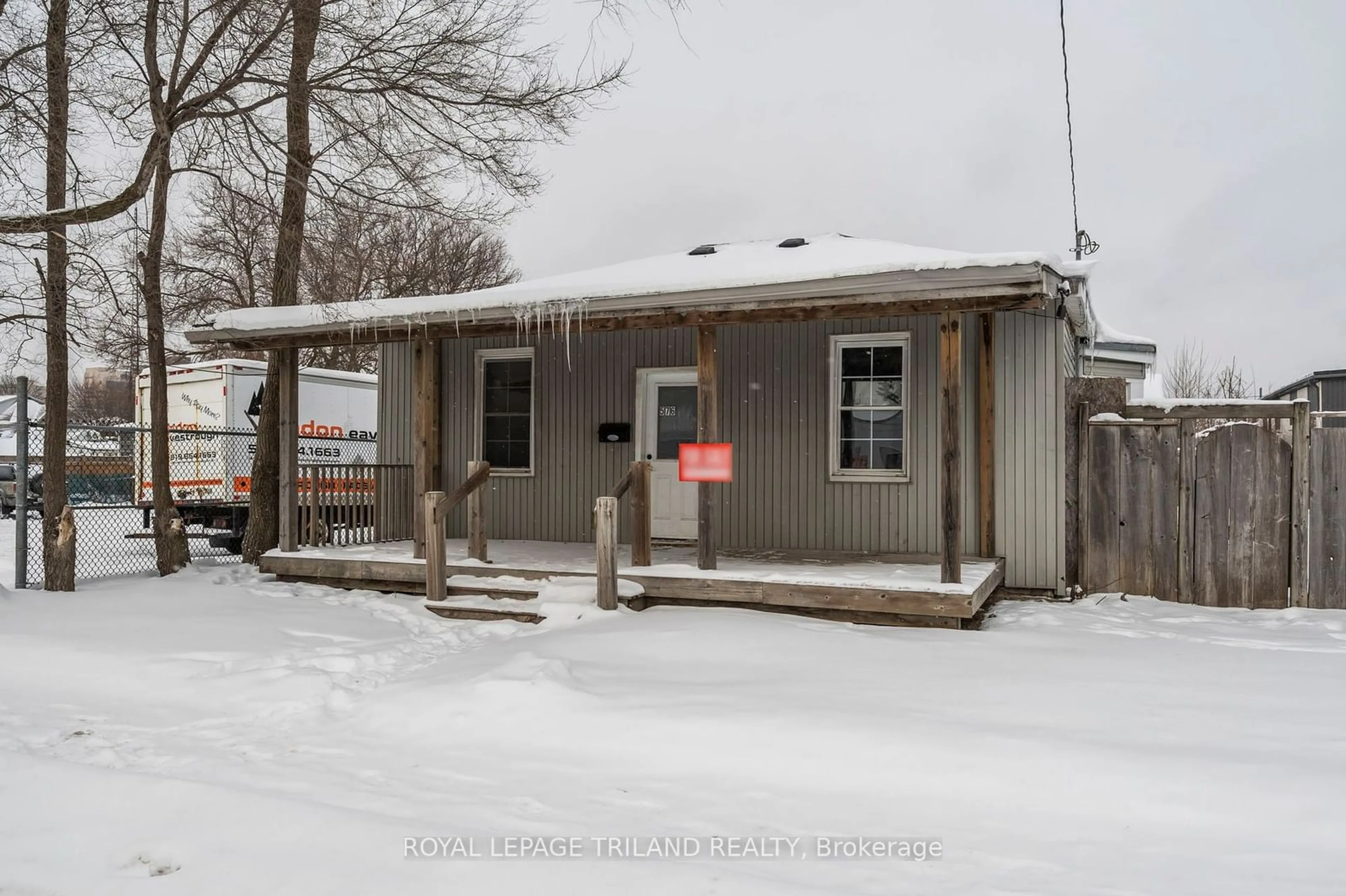 Shed for 576 HORTON St, London Ontario N6B 1M7