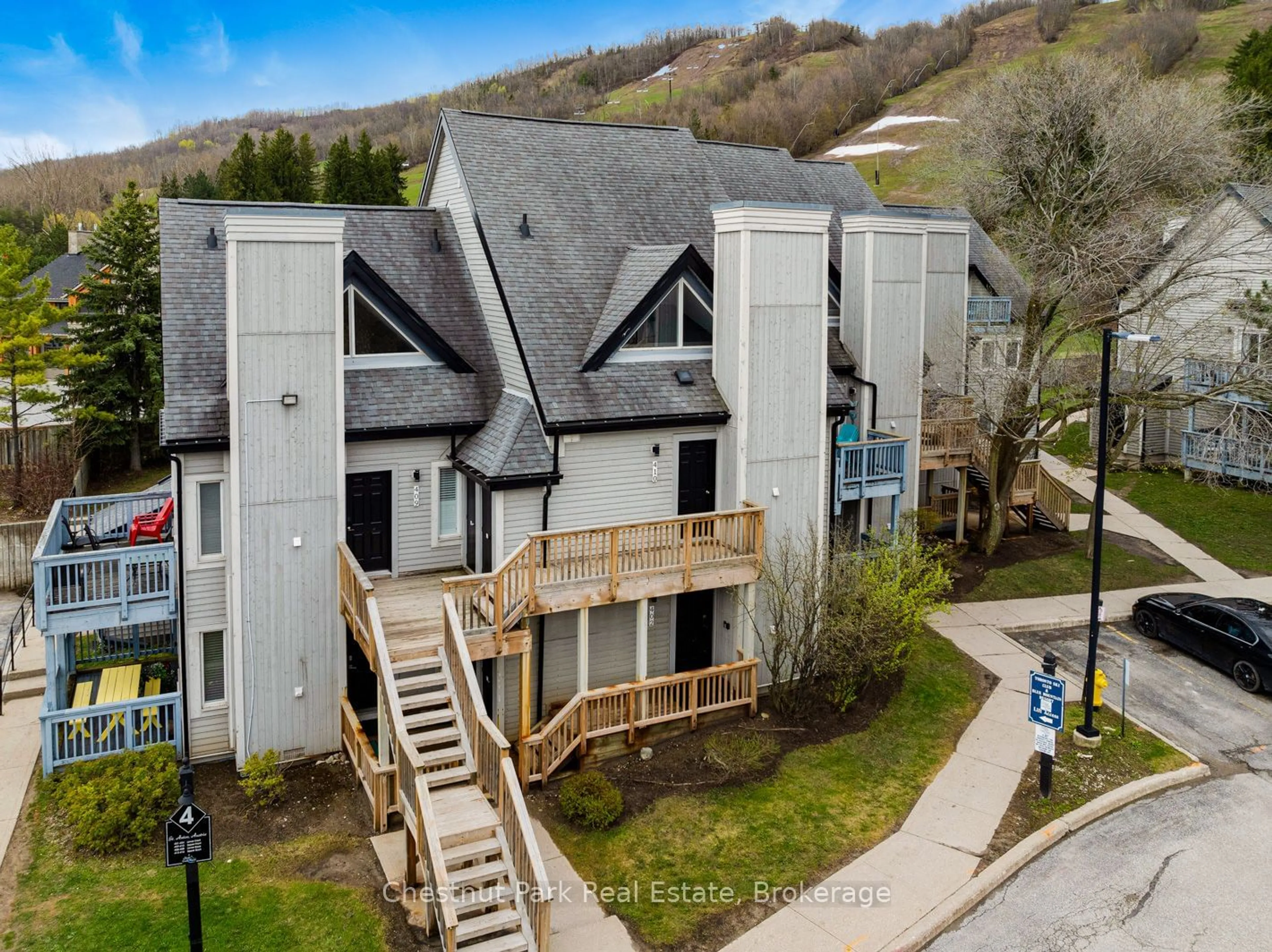 A pic from outside/outdoor area/front of a property/back of a property/a pic from drone, unknown for 796468 Grey Road 19 #406, Blue Mountains Ontario L9Y 0N6