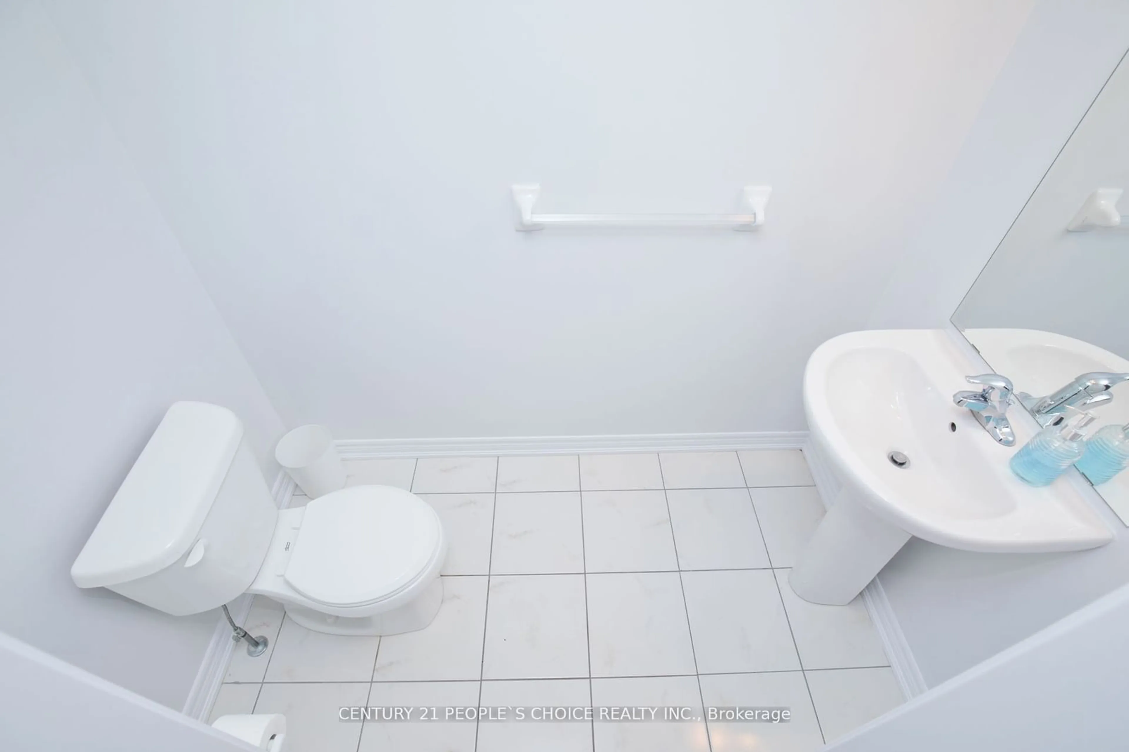 Standard bathroom, unknown for 740 Linden Dr #6, Cambridge Ontario N3H 0E3