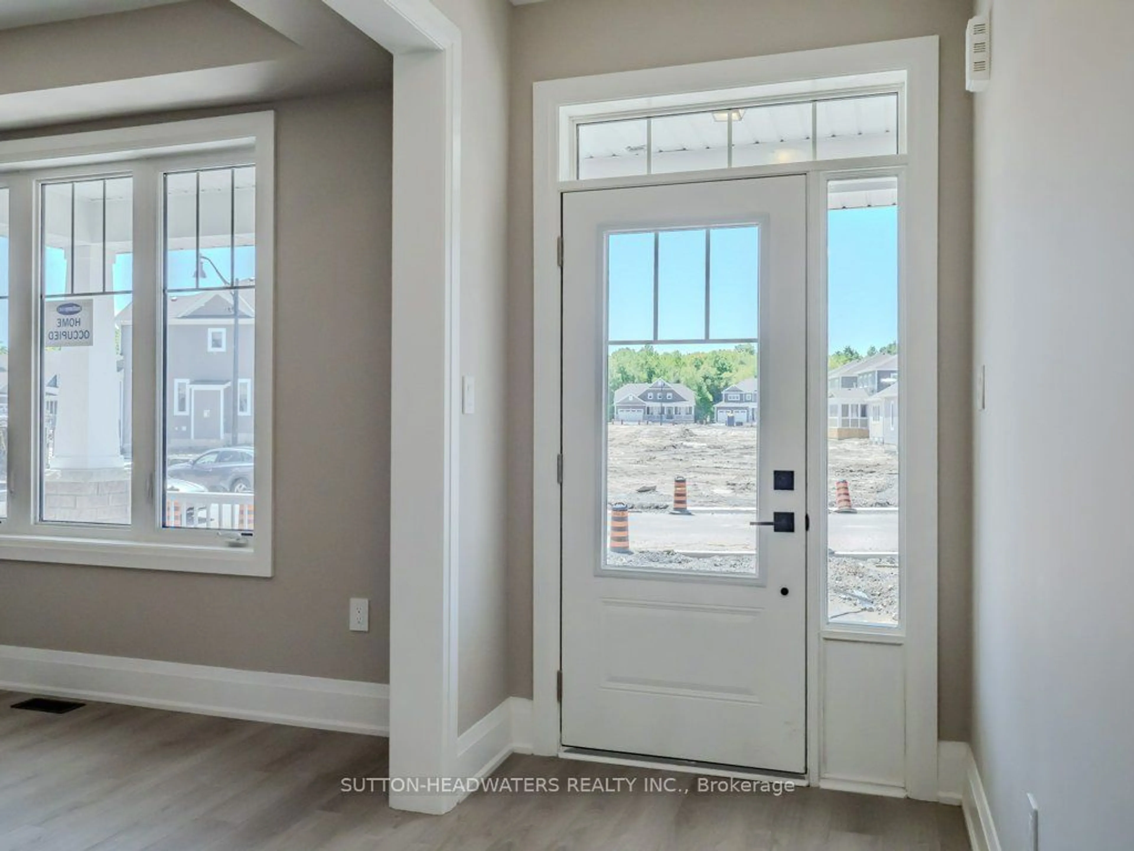 Indoor entryway for 44 Dyer Cres, Bracebridge Ontario P1L 0N4