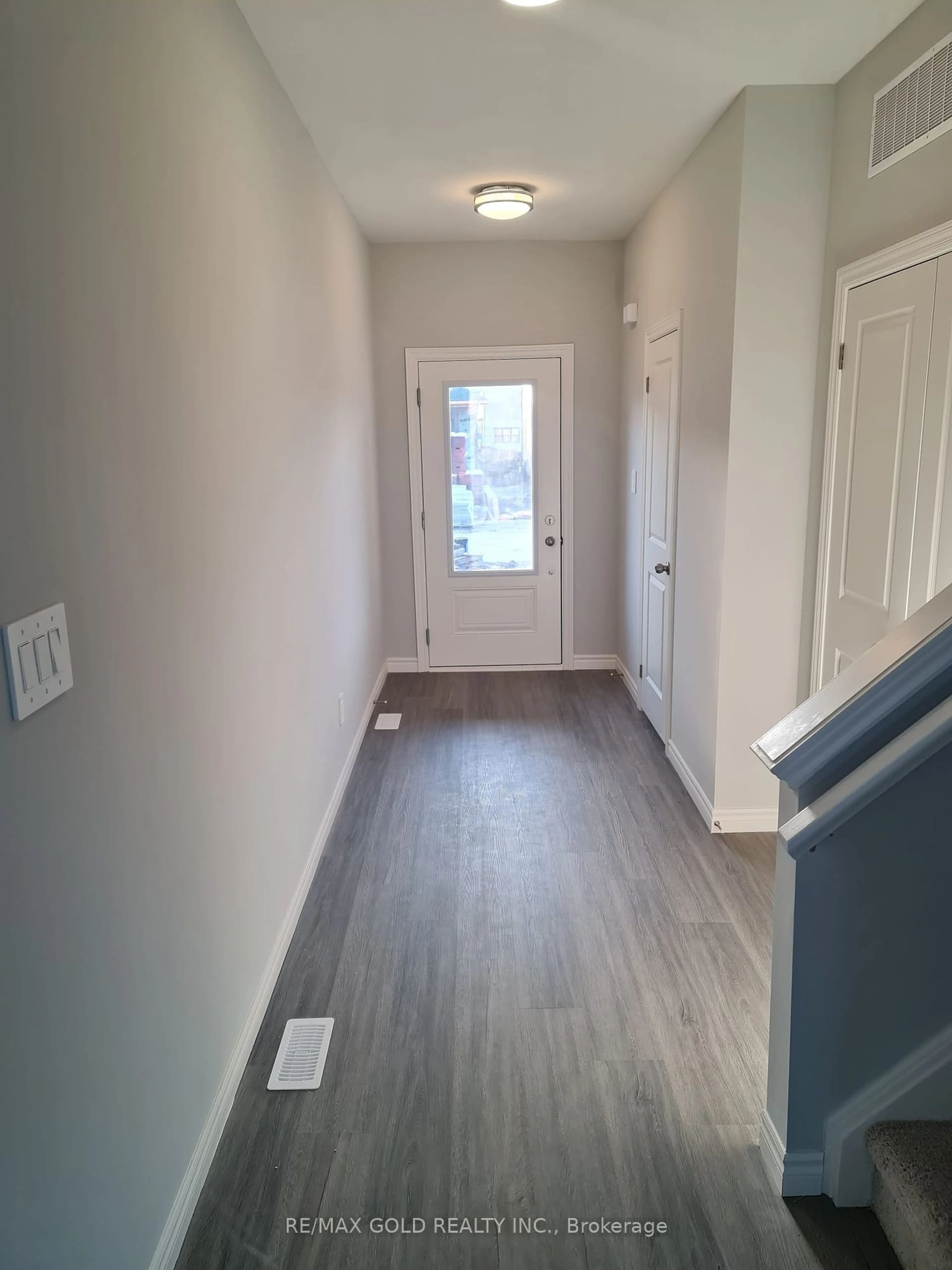 Indoor entryway for 3834 Aukland Ave, London Ontario N6L 0J2