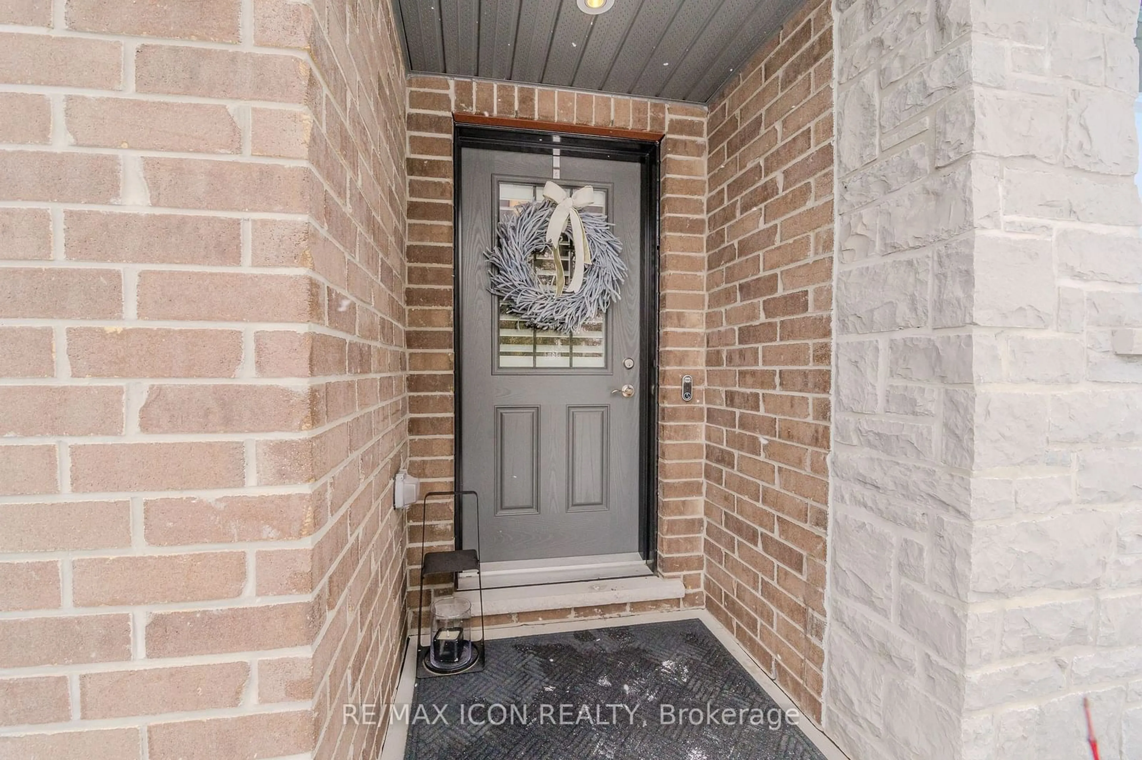 Indoor entryway for 625 Blackbridge Rd #5, Cambridge Ontario N3C 0G6