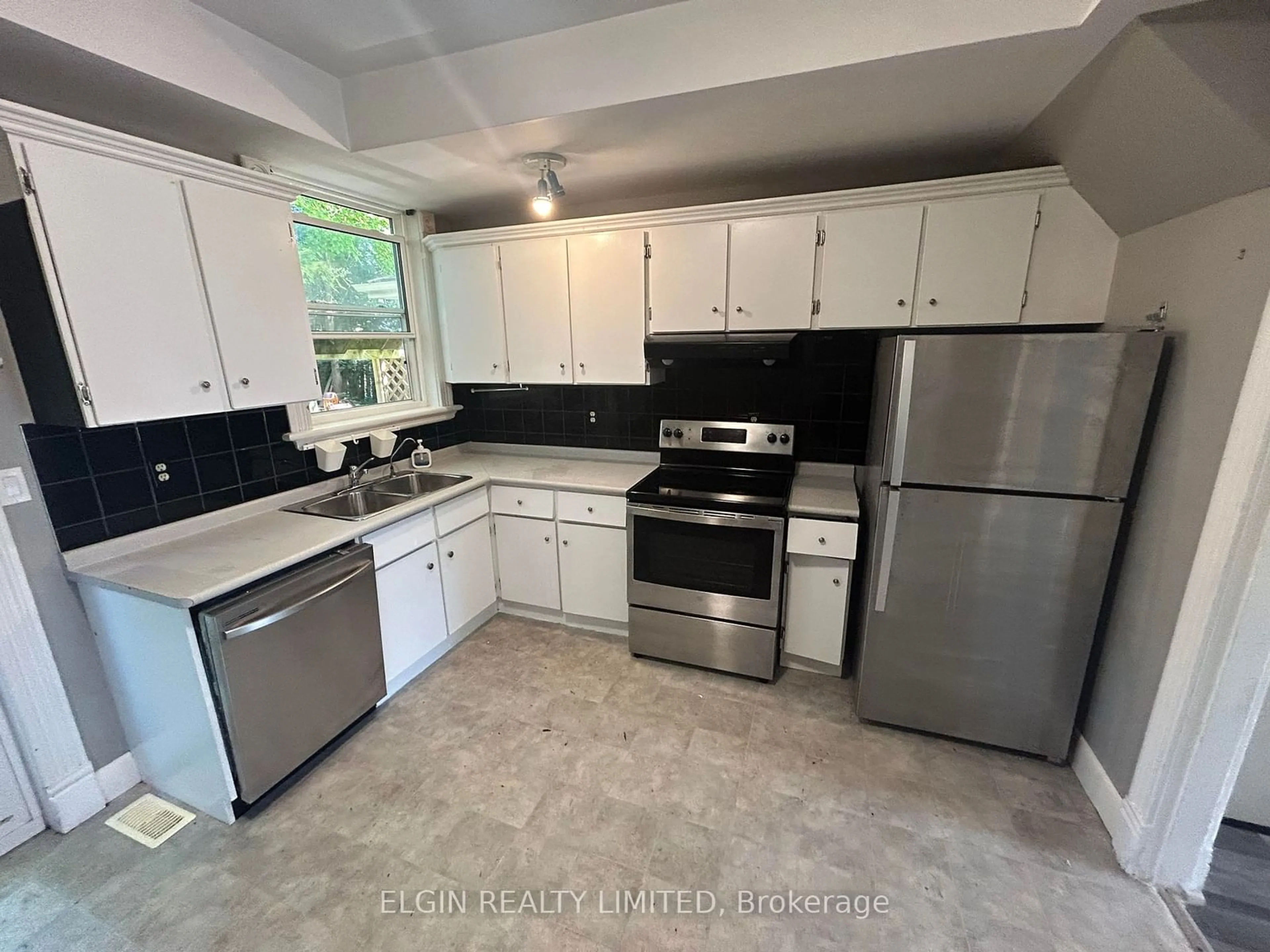 Standard kitchen, ceramic/tile floor for 838 Van St, London Ontario N5Z 1M7