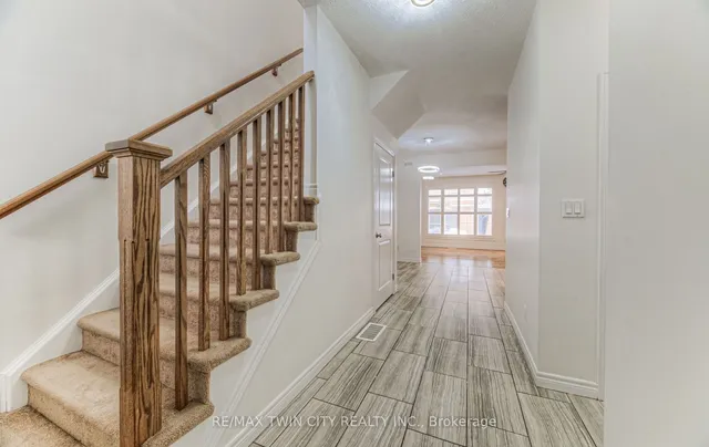 Additional property image - 14 Willowrun Dr
