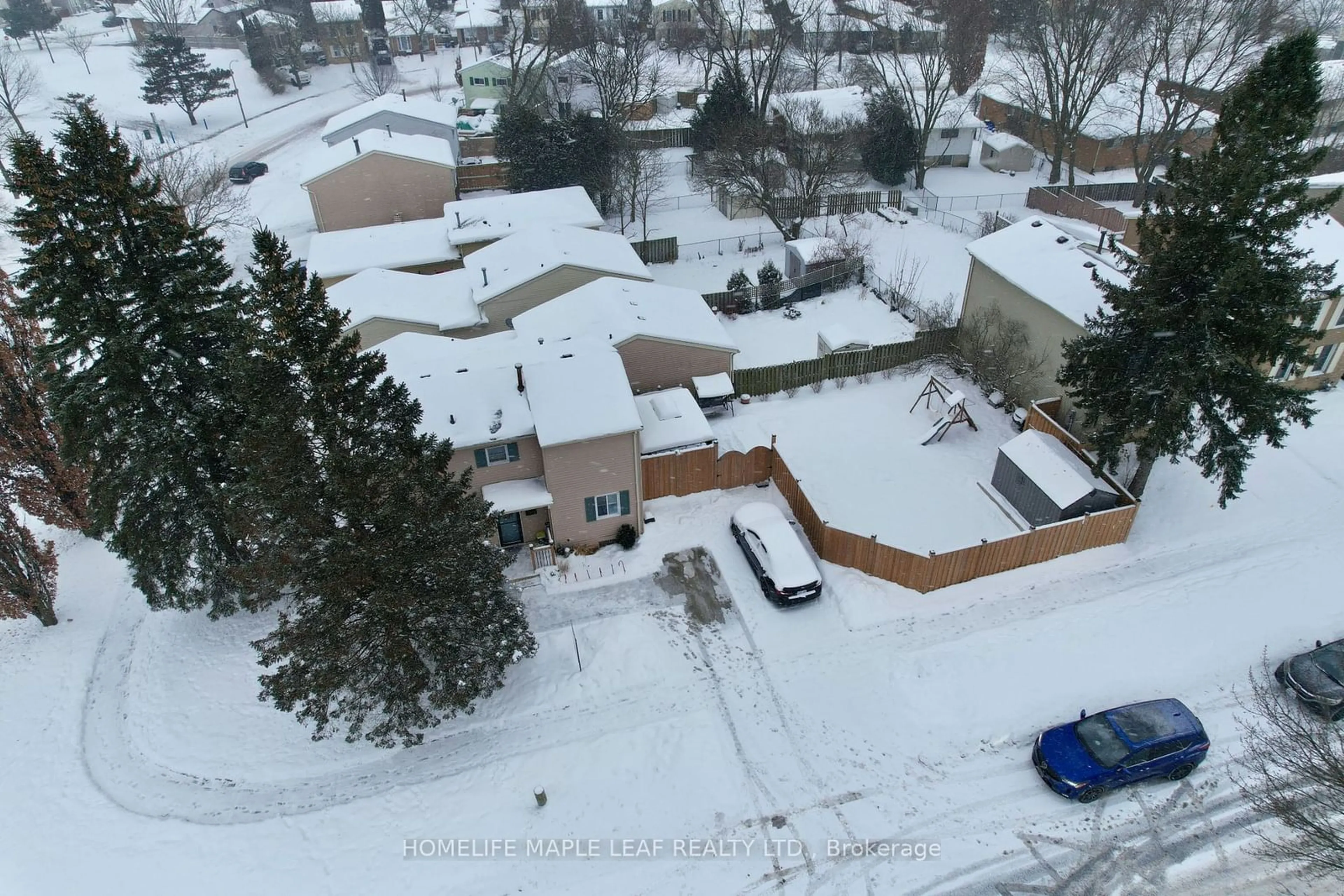 A pic from outside/outdoor area/front of a property/back of a property/a pic from drone, street for 73 Timberlane Cres, Kitchener Ontario N2N 1T5