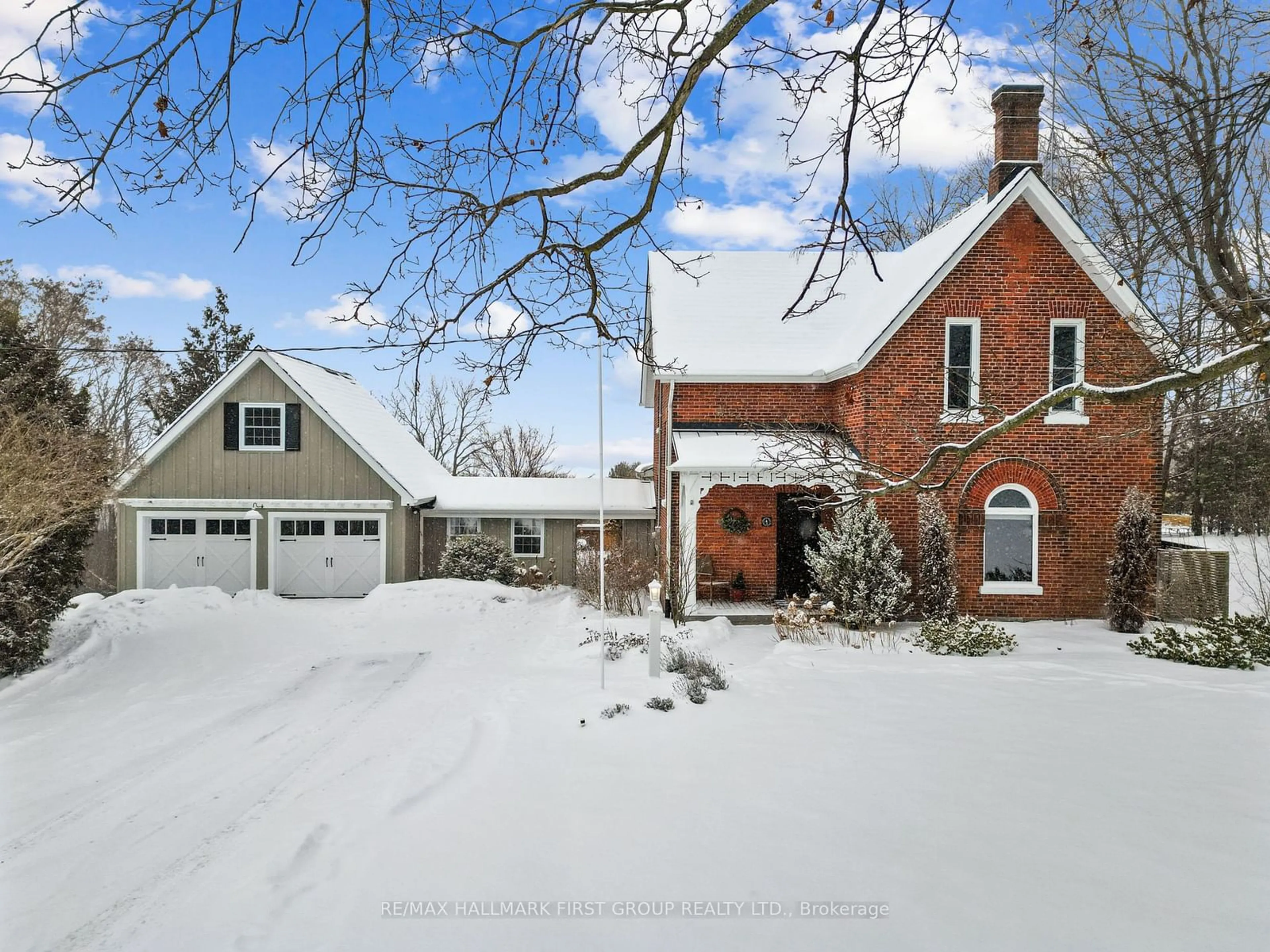 A pic from outside/outdoor area/front of a property/back of a property/a pic from drone, street for 7823 Bickle Hill Rd, Cobourg Ontario K9A 4J7