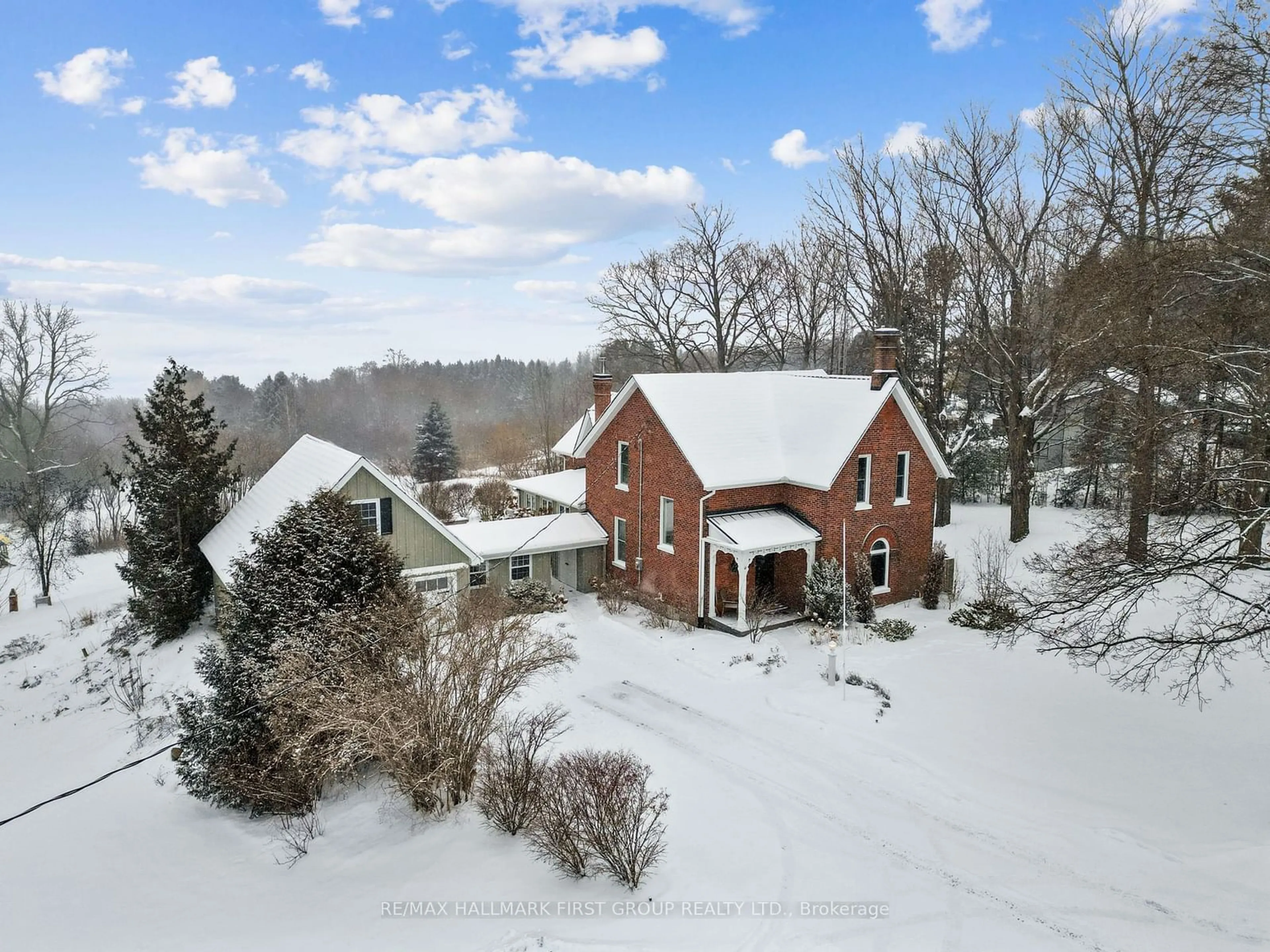 A pic from outside/outdoor area/front of a property/back of a property/a pic from drone, street for 7823 Bickle Hill Rd, Cobourg Ontario K9A 4J7