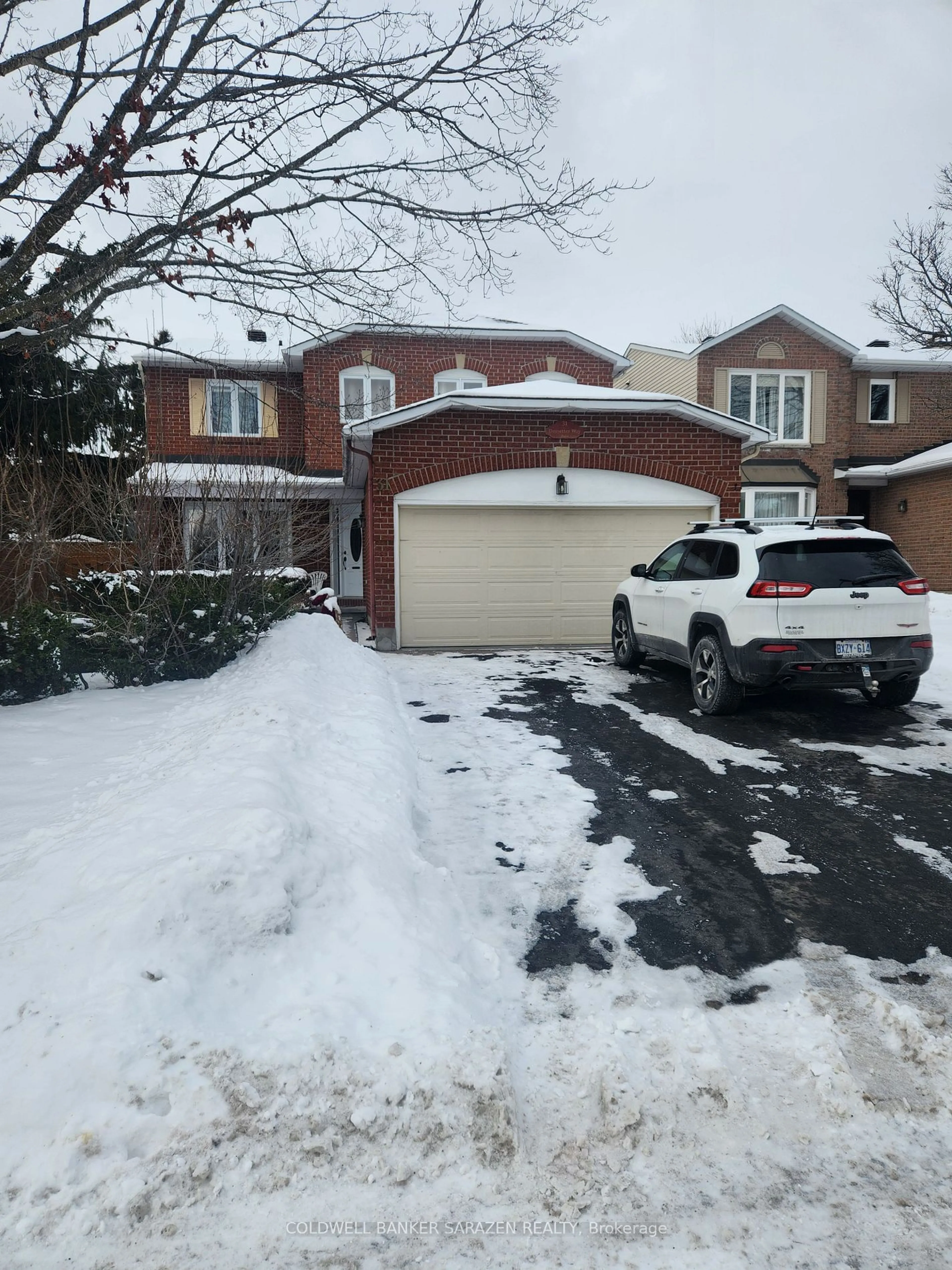 A pic from outside/outdoor area/front of a property/back of a property/a pic from drone, street for 31 Dossetter Way, Hunt Club - South Keys and Area Ontario K1G 4S3