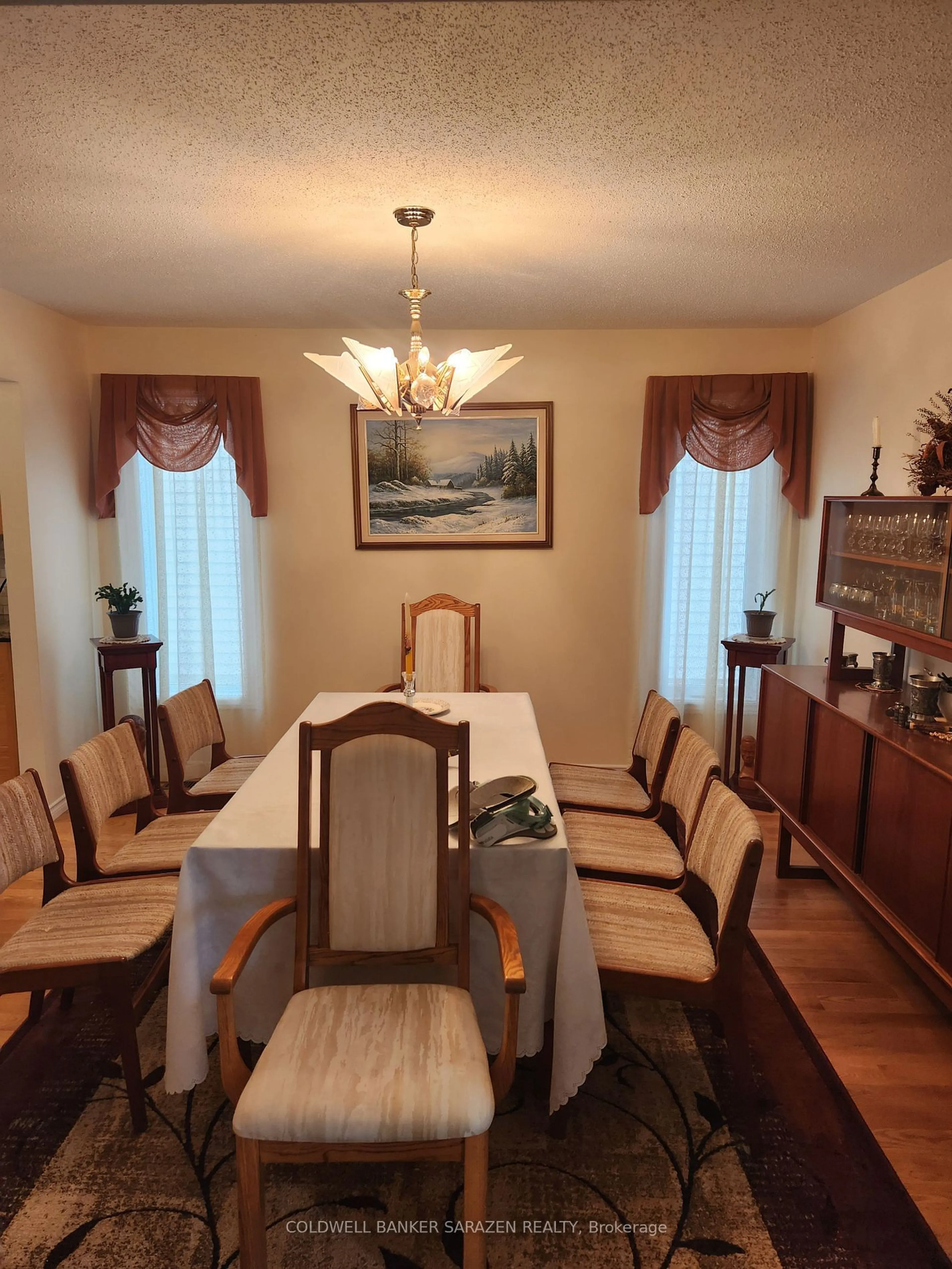 Dining room, wood/laminate floor for 31 Dossetter Way, Hunt Club - South Keys and Area Ontario K1G 4S3