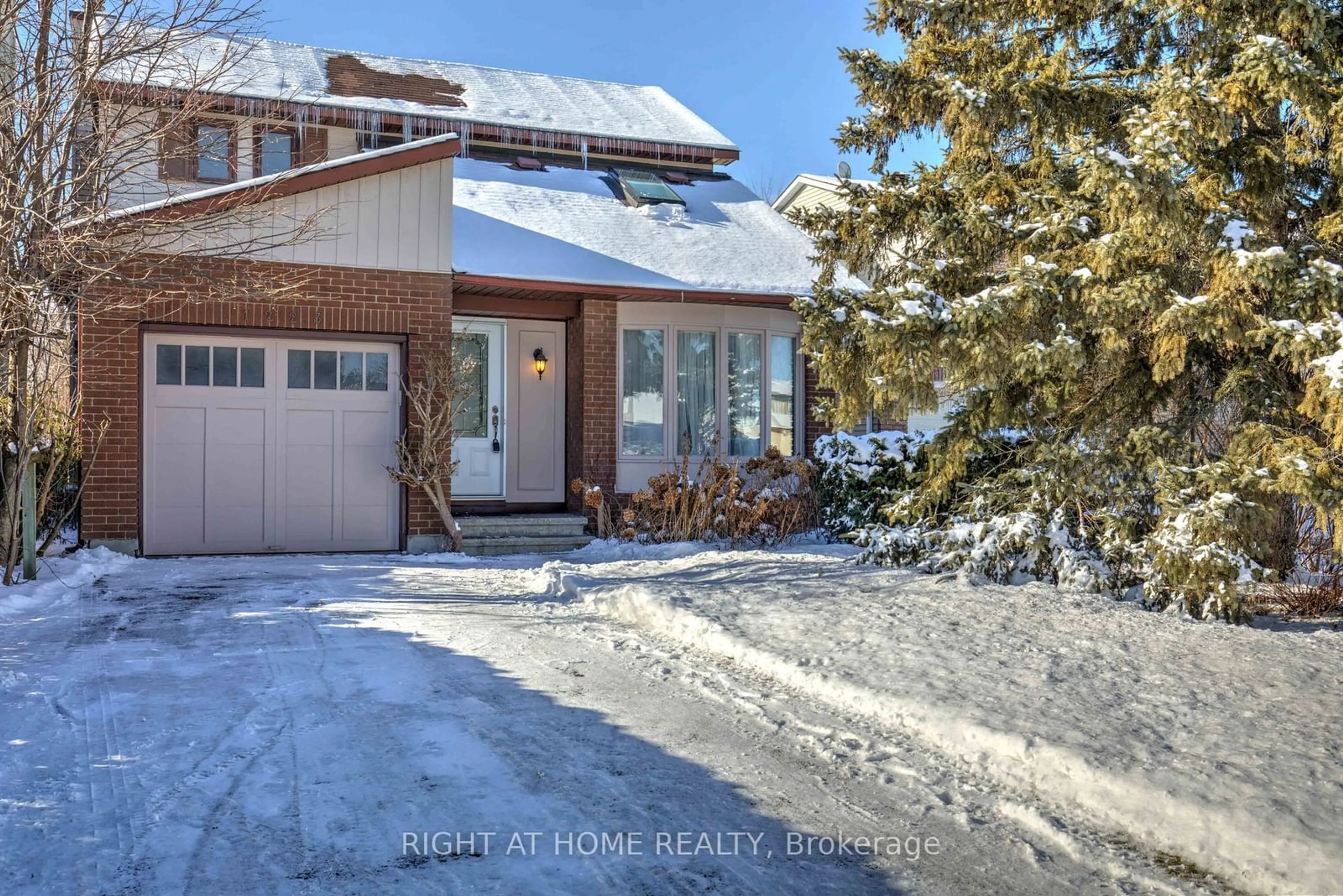 Home with brick exterior material, street for 1223 Cedarcroft Cres, Cyrville - Carson Grove - Pineview Ontario K1B 5G9