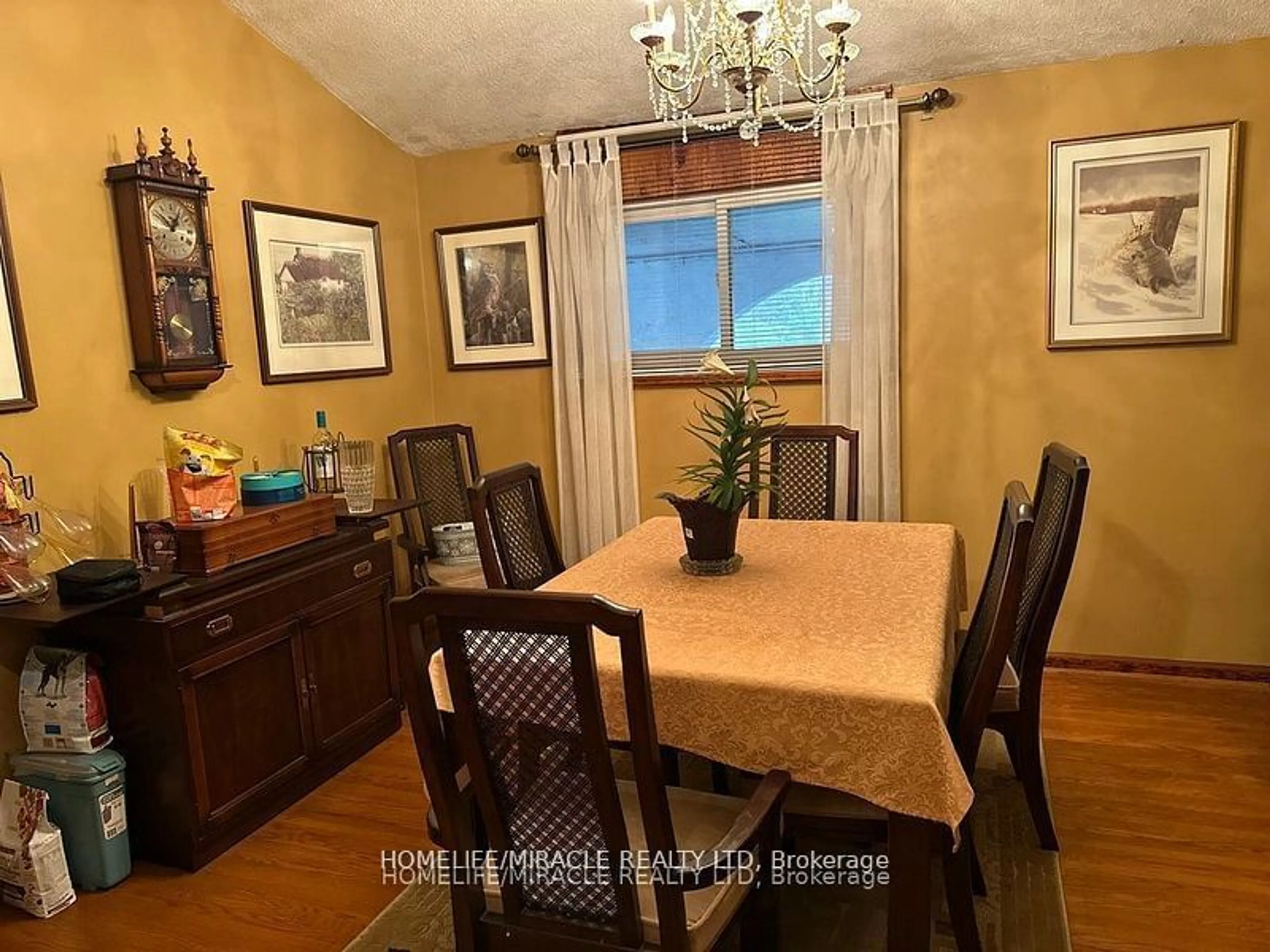 Dining room, wood/laminate floor for 5028 Wellington 125 Rd, Erin Ontario L7J 2L9