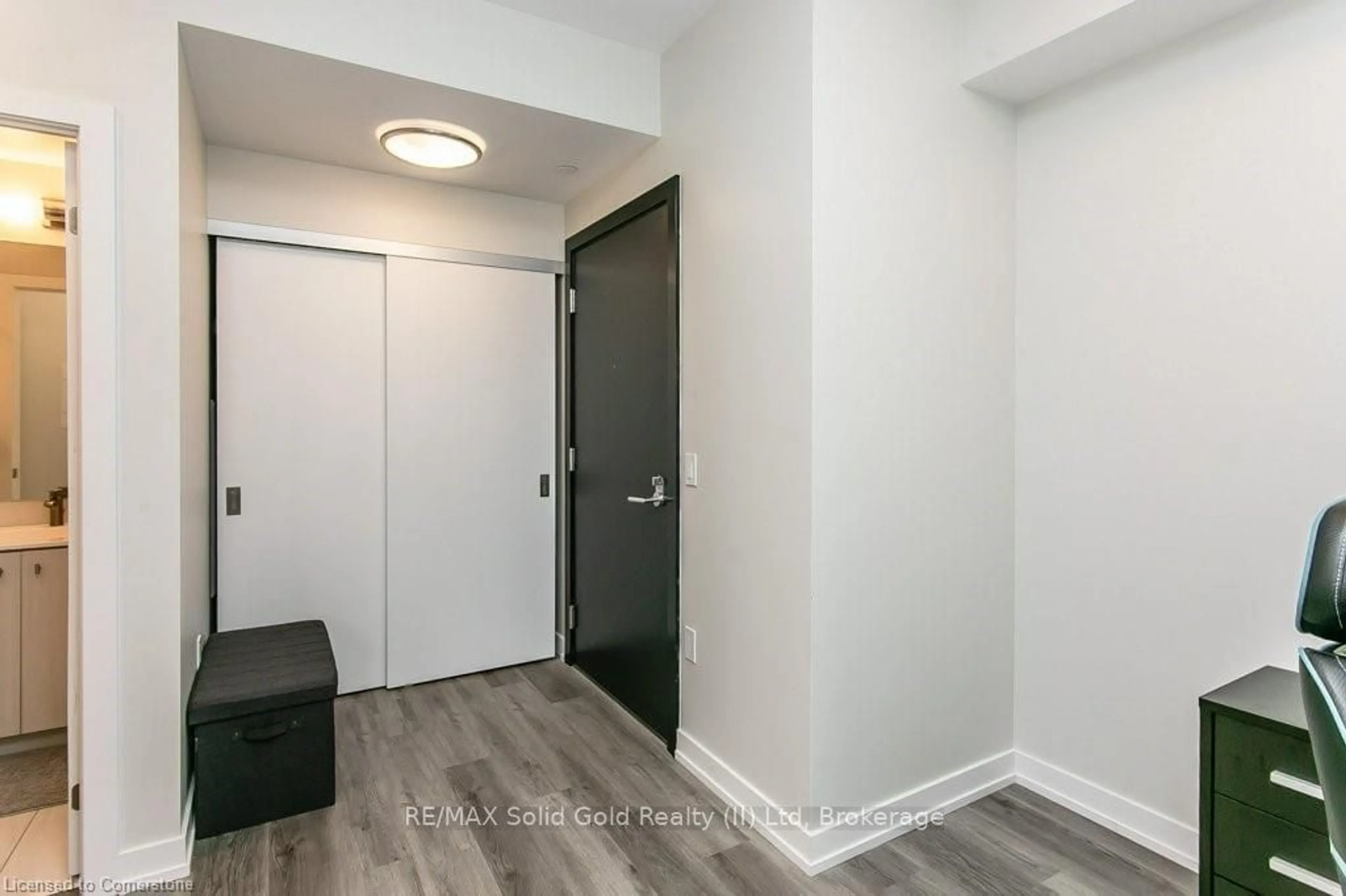 Indoor entryway for 5 Wellington St #1607, Kitchener Ontario N3H 2E6