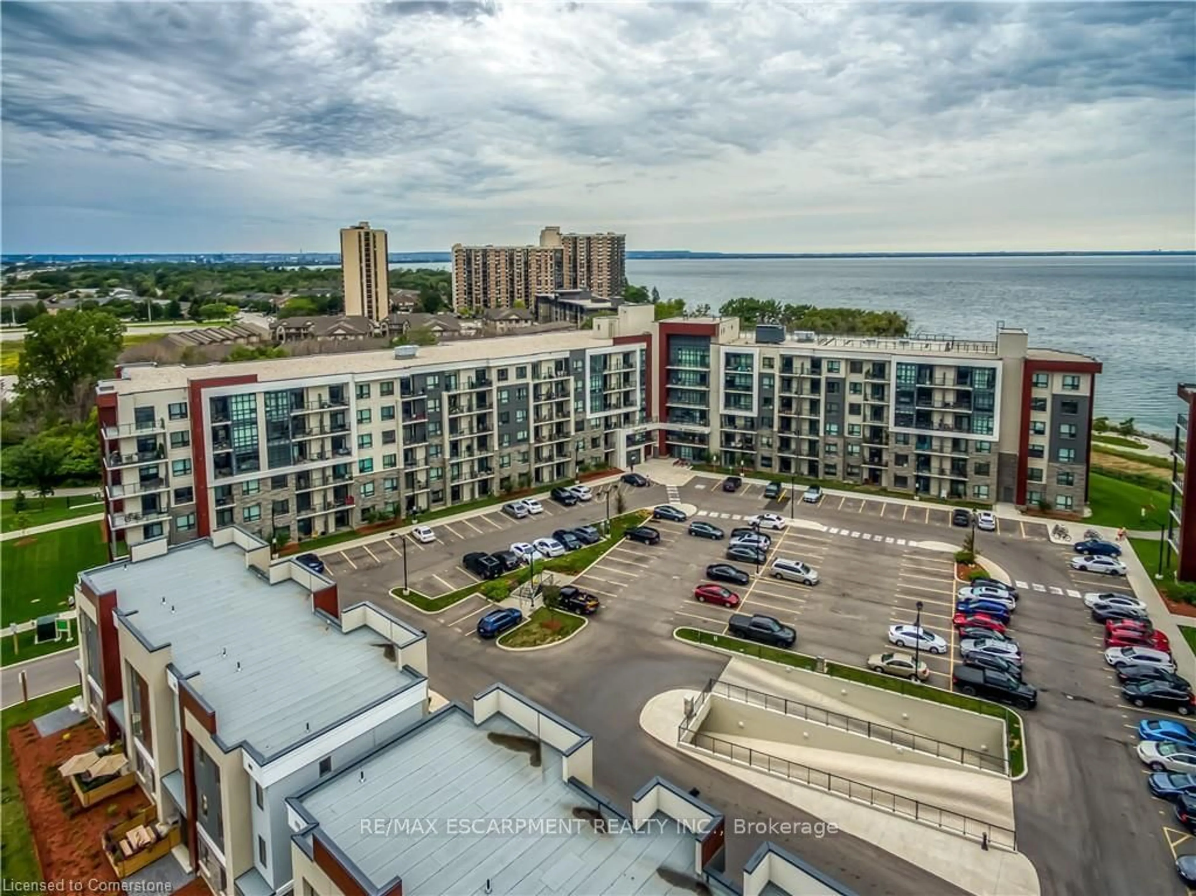 A pic from outside/outdoor area/front of a property/back of a property/a pic from drone, city buildings view from balcony for 125 Shoreview Pl #329, Hamilton Ontario L8E 6G4