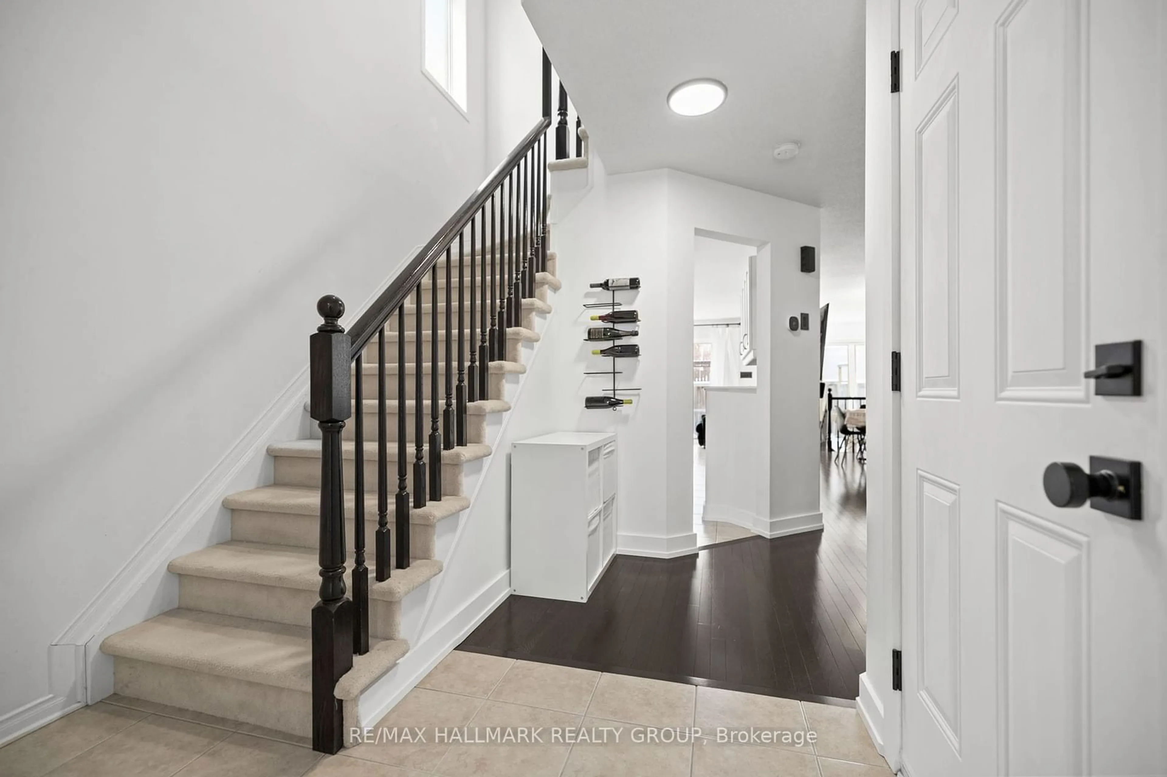 Indoor entryway for 112 Challenge Cres, Orleans - Cumberland and Area Ontario K4A 0T9