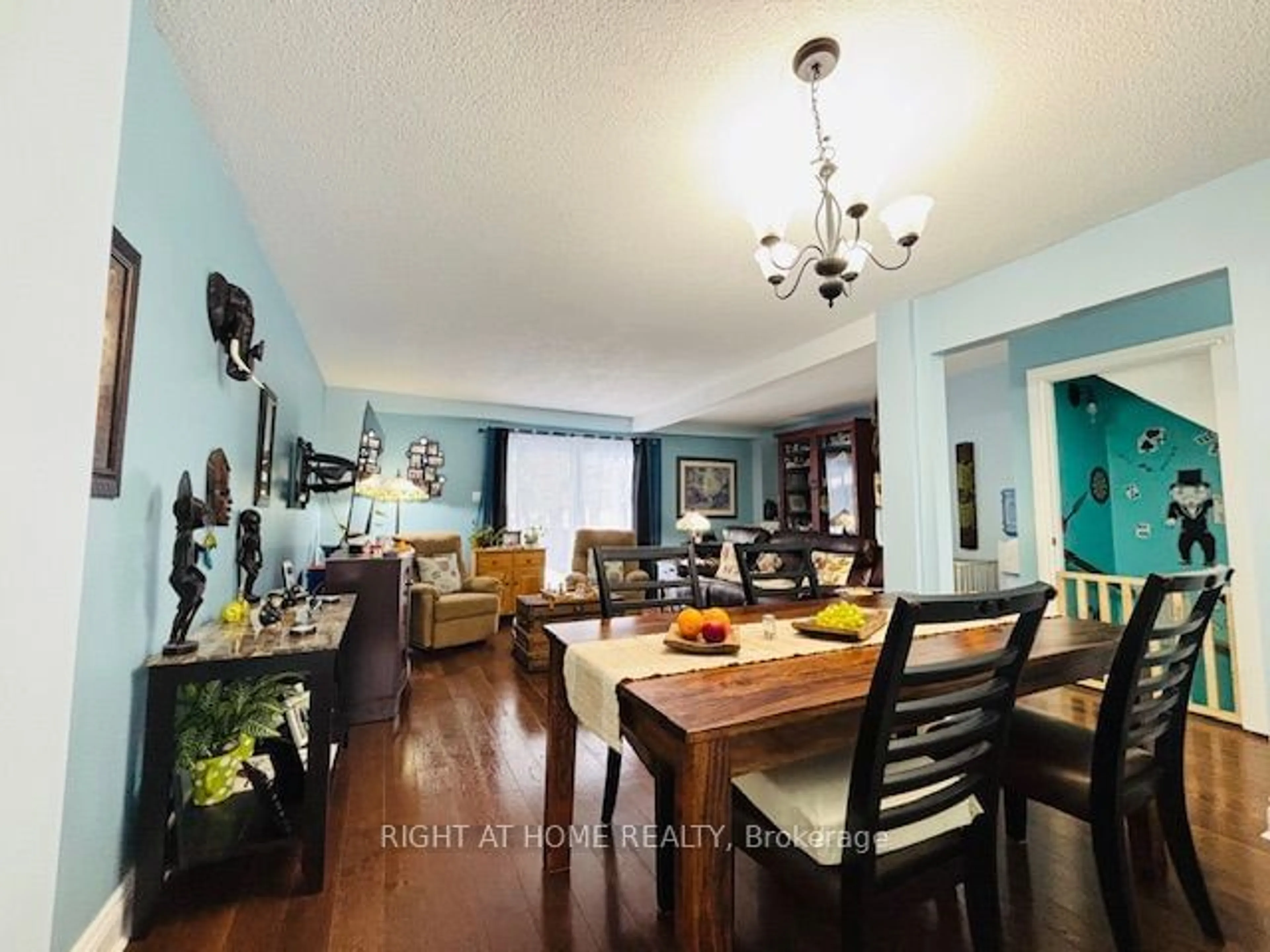 Dining room, wood/laminate floor for 740 Chamberlain St #20, Peterborough Ontario K9J 4M3