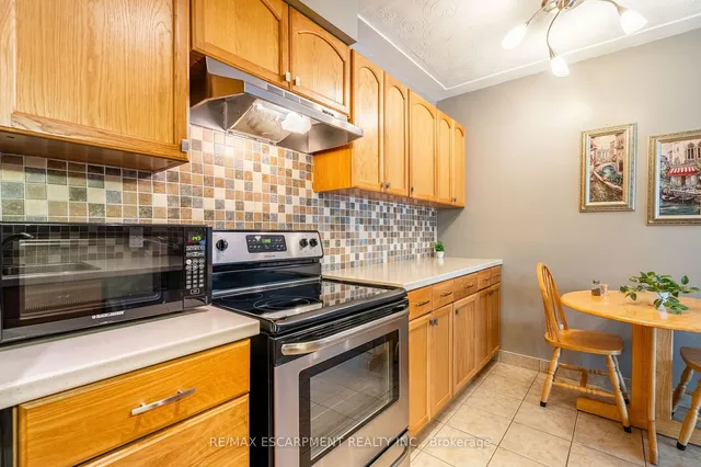 Additional property image - 10 WOODMAN Dr Unit 304