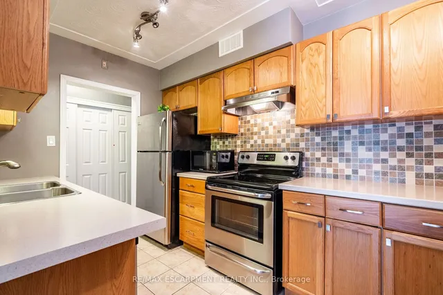 Additional property image - 10 WOODMAN Dr Unit 304