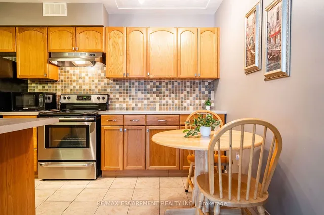 Additional property image - 10 WOODMAN Dr Unit 304