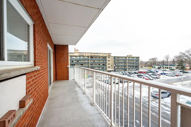 Additional property image - 10 WOODMAN Dr Unit 304