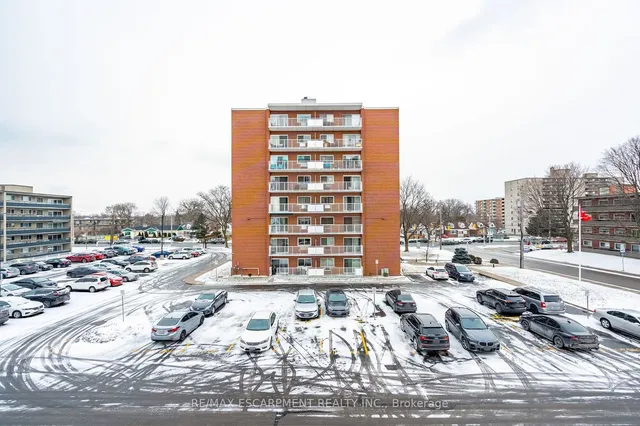 Additional property image - 10 WOODMAN Dr Unit 304