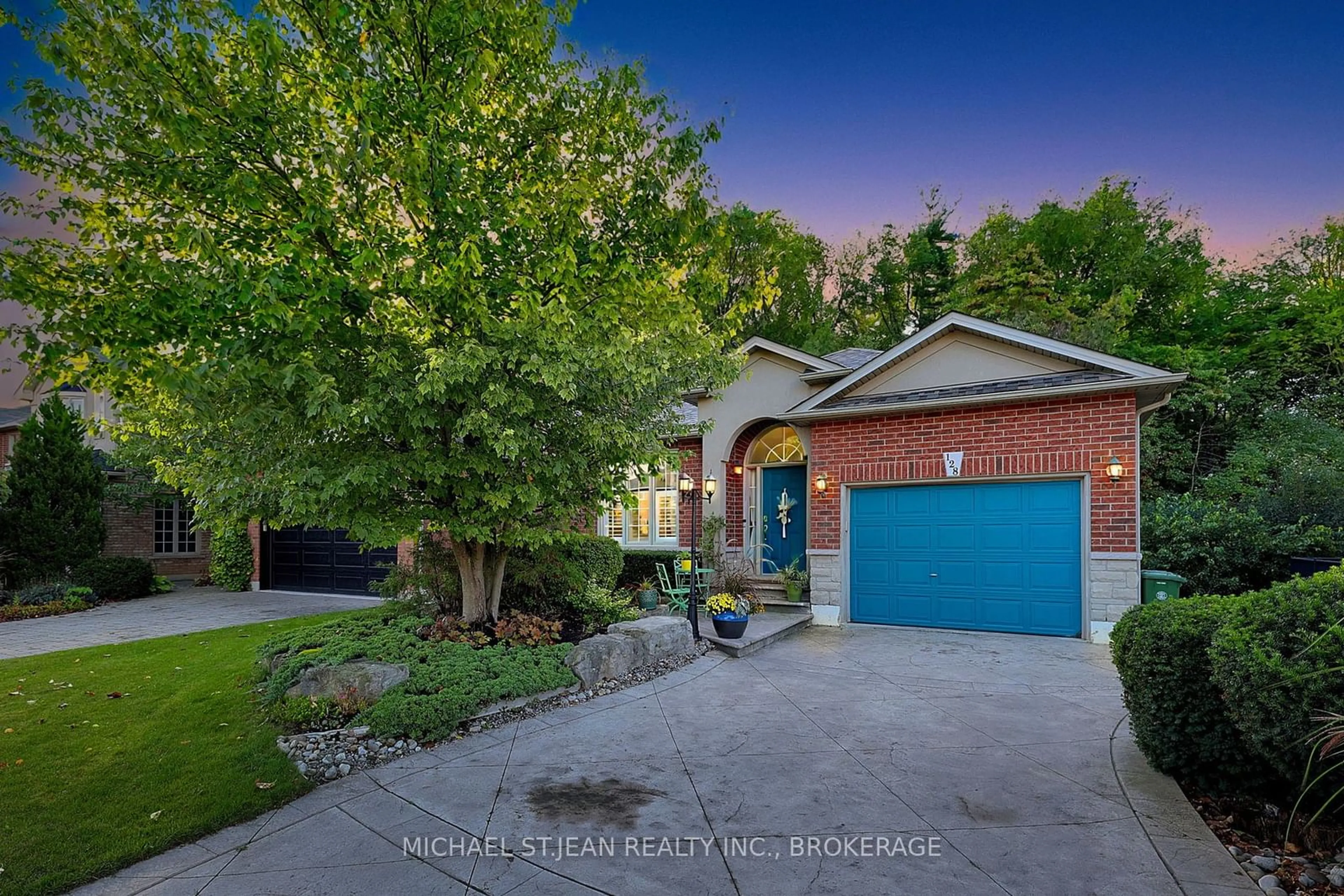 A pic from outside/outdoor area/front of a property/back of a property/a pic from drone, street for 128 Tranquility Ave, Hamilton Ontario L9G 5C5