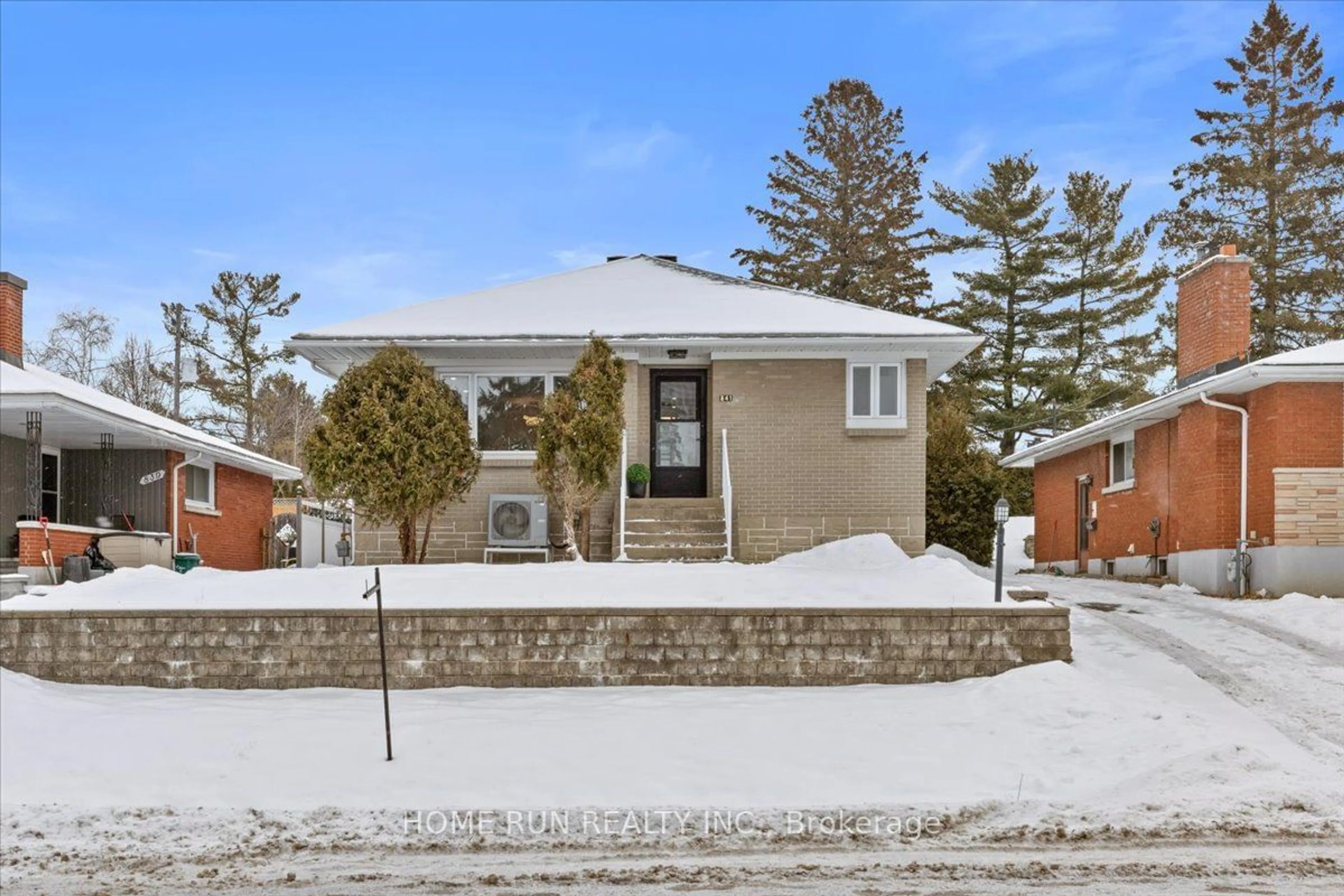 Home with brick exterior material, street for 841 Iroquois Rd, McKellar Heights - Glabar Park and Area Ontario K2A 3N3