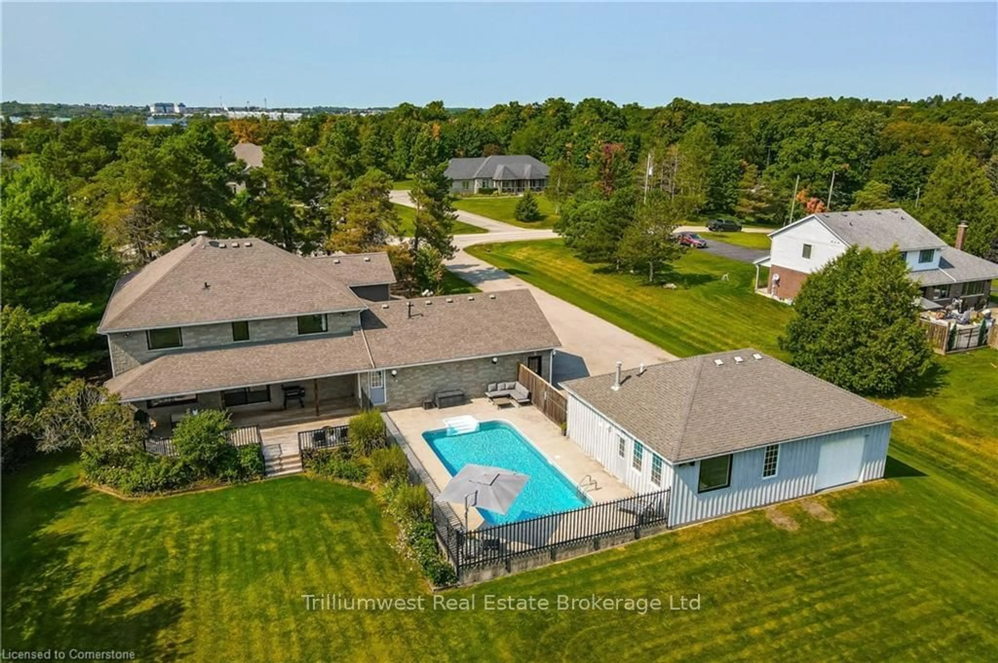 A pic from outside/outdoor area/front of a property/back of a property/a pic from drone, water/lake/river/ocean view for 58 Glenholm Dr, Puslinch Ontario N1L 1C2