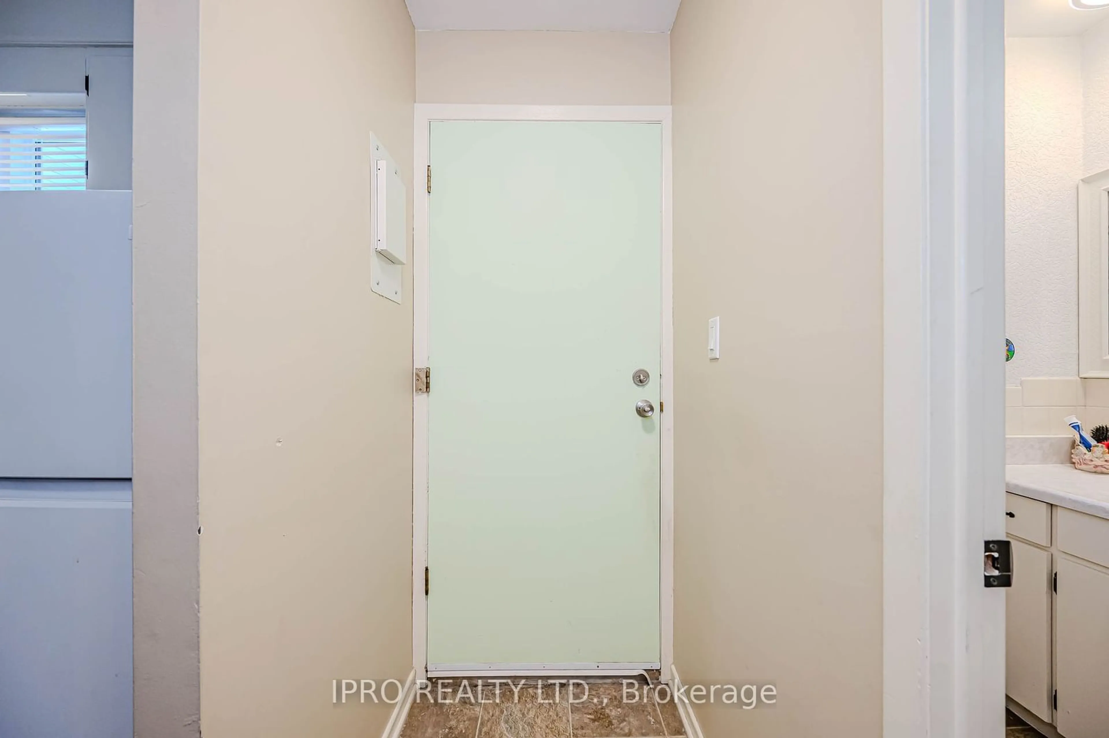 Indoor entryway for 3314 MENNO St #2, Lincoln Ontario L0R 2C0