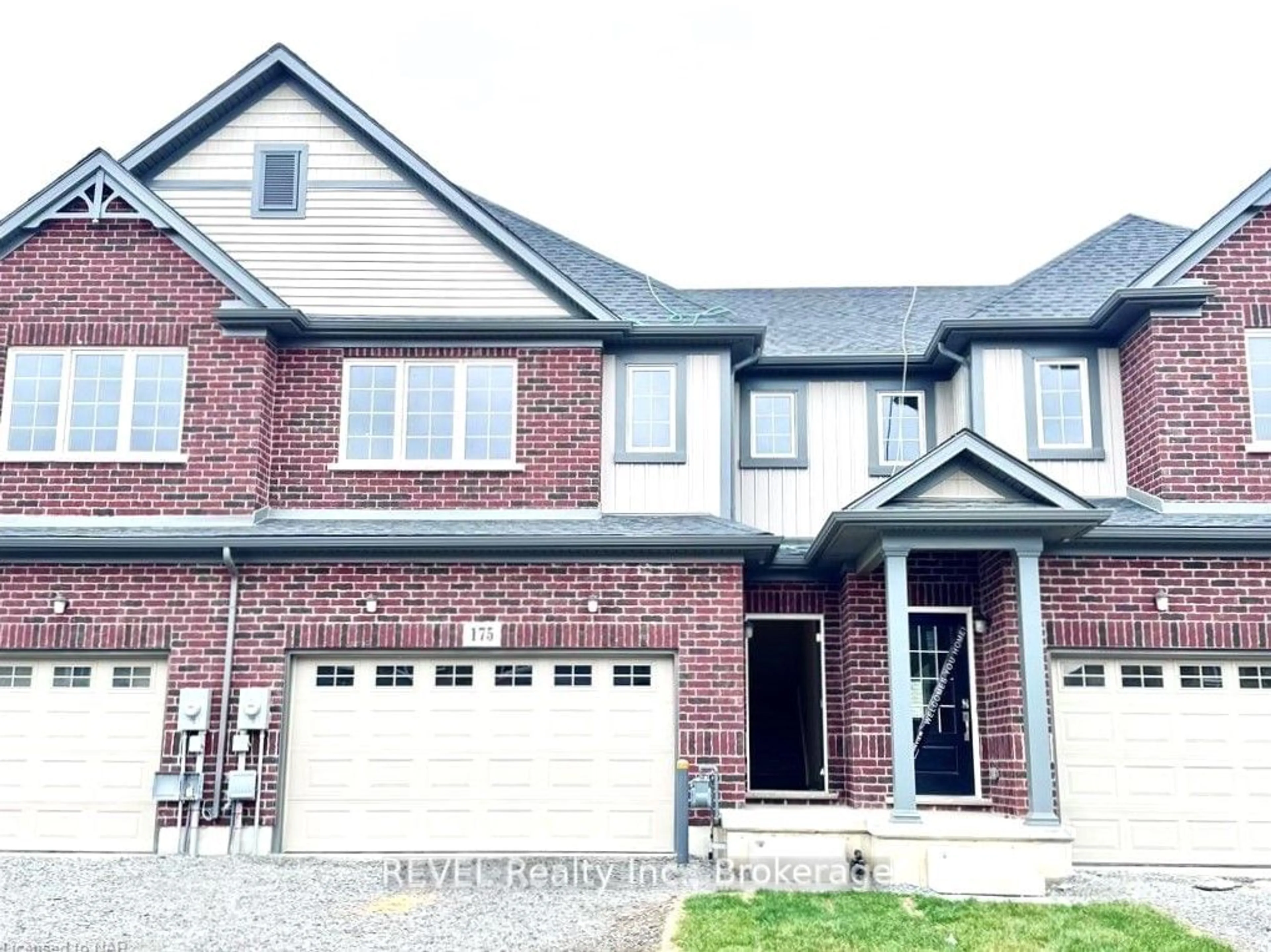 Home with brick exterior material, street for 175 BUR OAK Dr, Thorold Ontario L2V 0A7