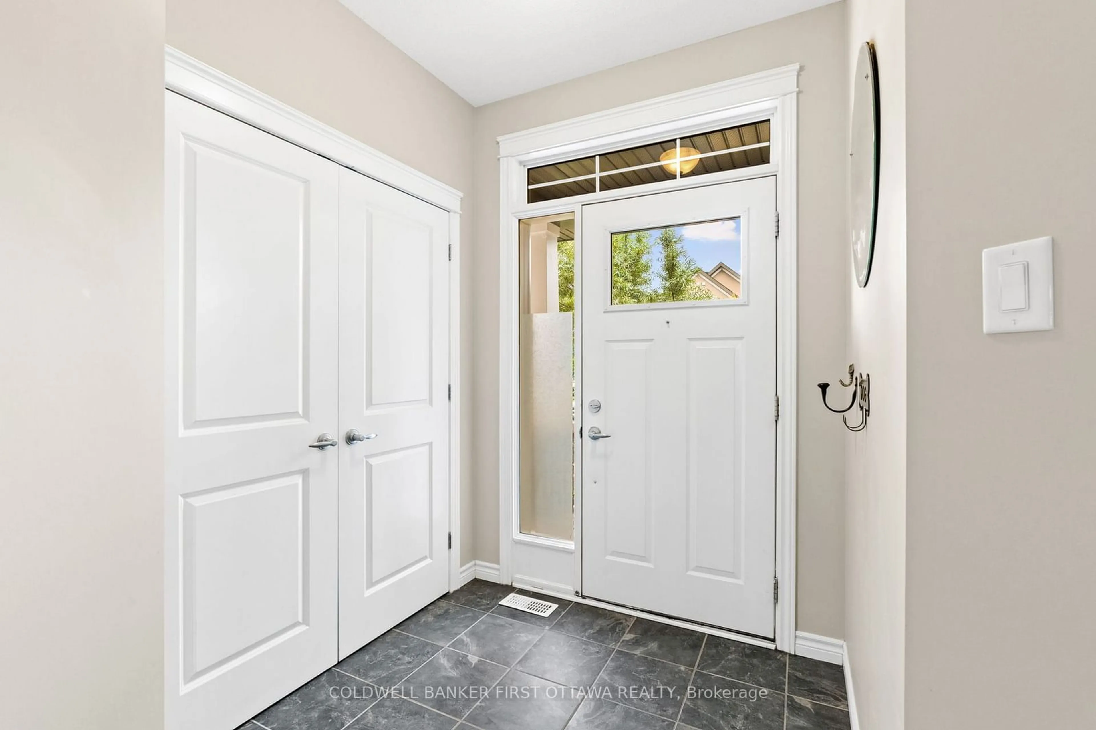 Indoor entryway for 144 Tapadero Ave, Kanata Ontario K2V 0A7