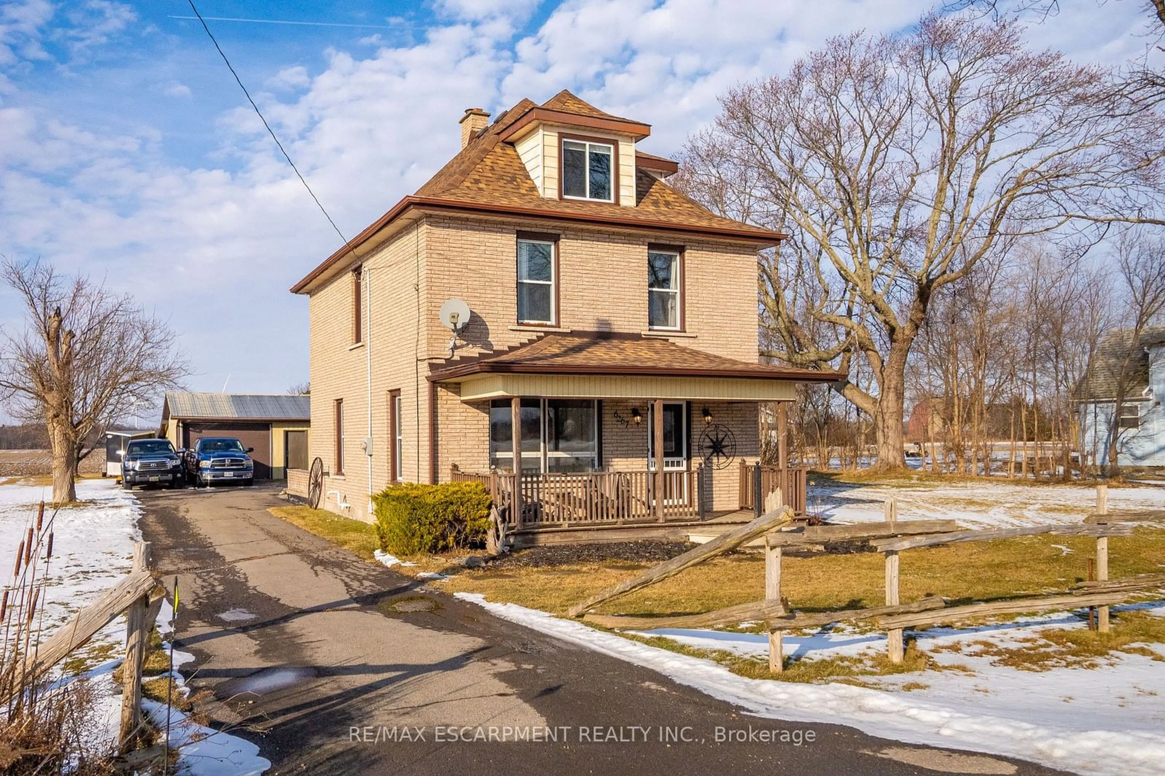 A pic from outside/outdoor area/front of a property/back of a property/a pic from drone, street for 6267 RAINHAM Rd, Haldimand Ontario N1A 2W8