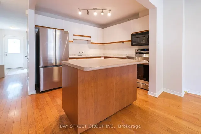 Additional property image - 610 Barton St Unit 41