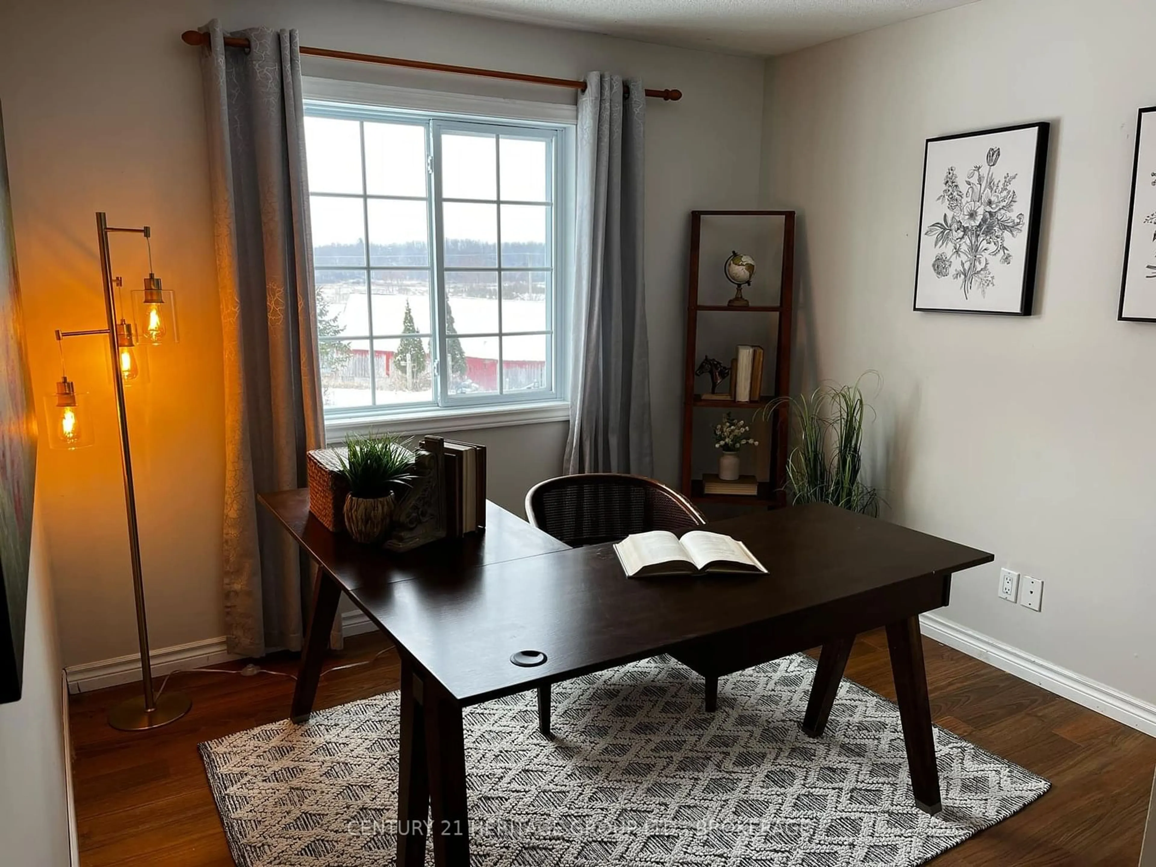 Dining room, wood/laminate floor for 97 Dulcemaine Rd, Leeds and the Thousand Islands Ontario K0E 1L0