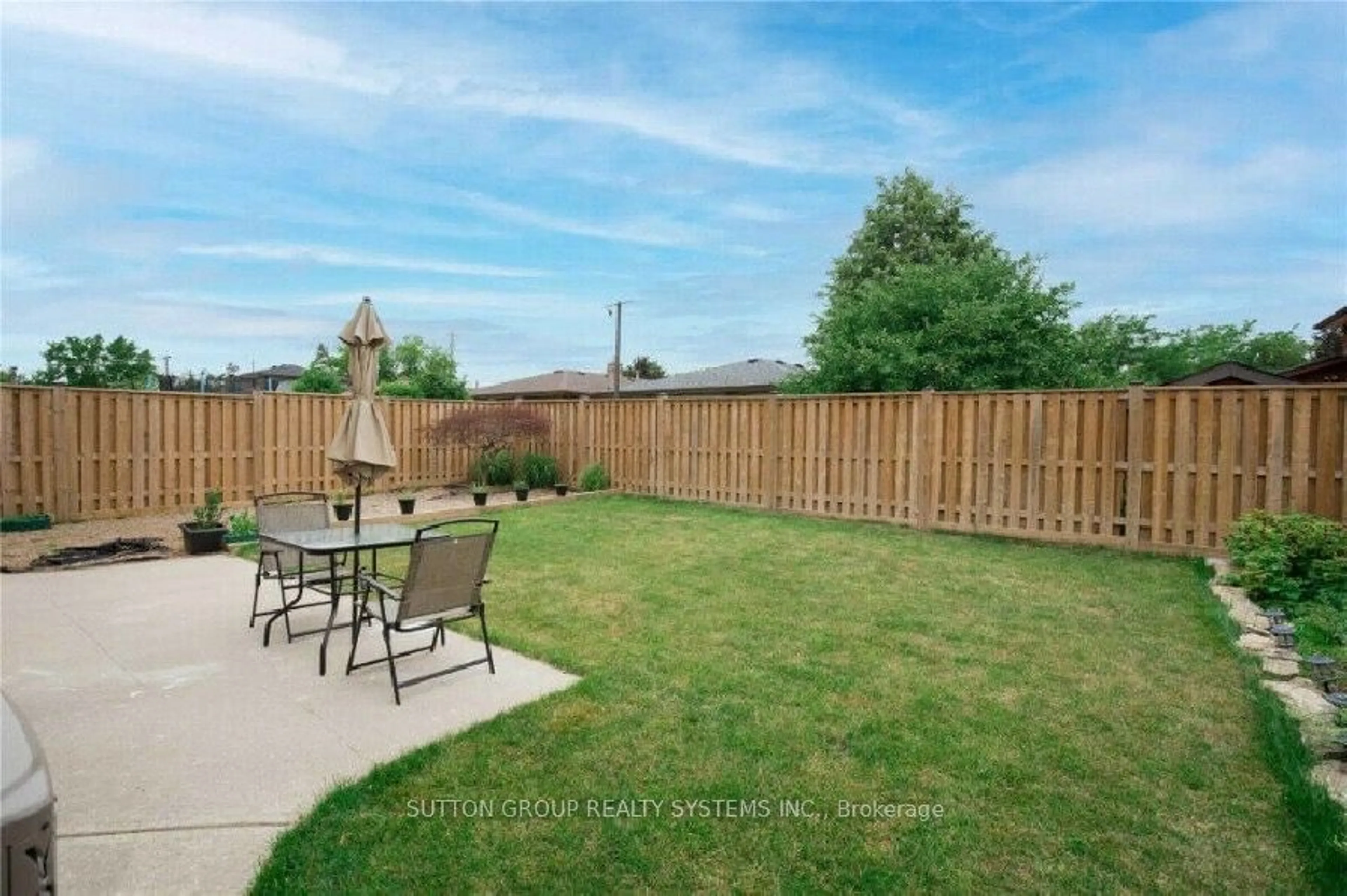 Patio, unknown for 101 Henley Dr, Hamilton Ontario L8E 4M3