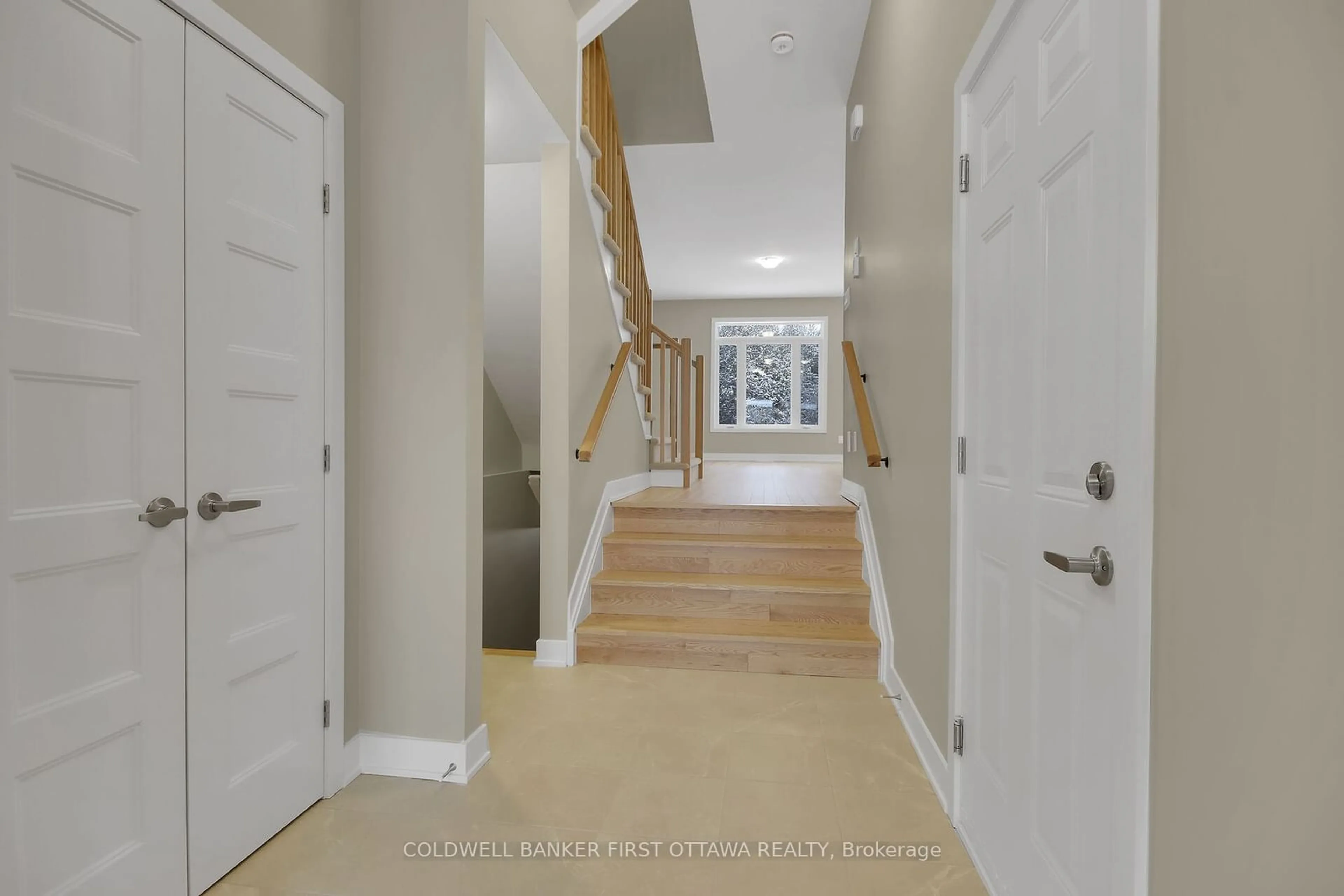 Indoor entryway for 444 Thomas St, Carleton Place Ontario K7C 3Z4