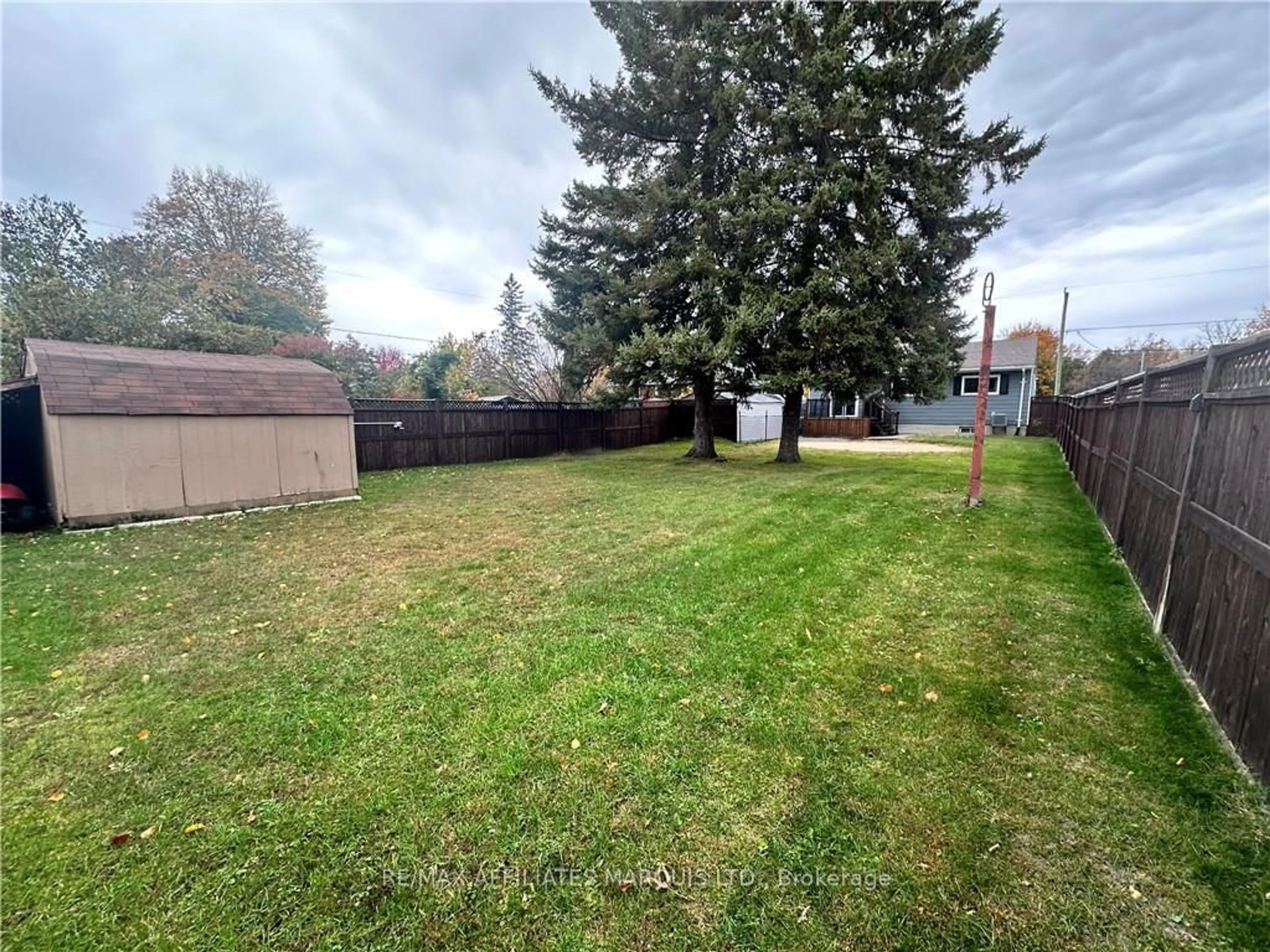 A pic from outside/outdoor area/front of a property/back of a property/a pic from drone, street for 1218 LEONARD St, Cornwall Ontario K6J 1M4